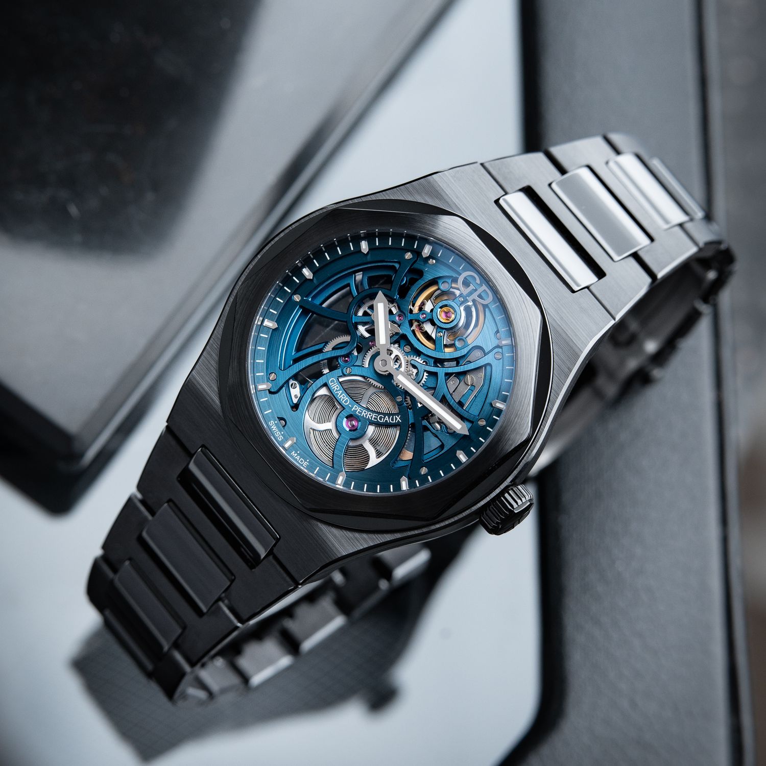 Girard Perregaux Laureato Earth To Sky Skeleton Black Ceramic Blue