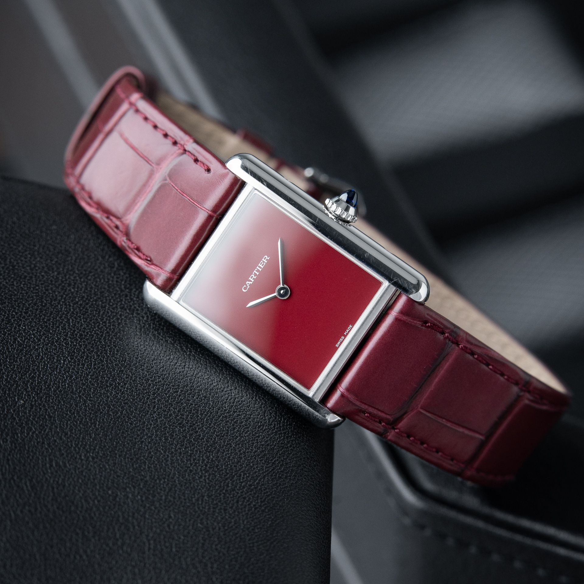 Cartier Tank Must Large Model Burgundy Red Dial Steel Leather Quartz 26x34