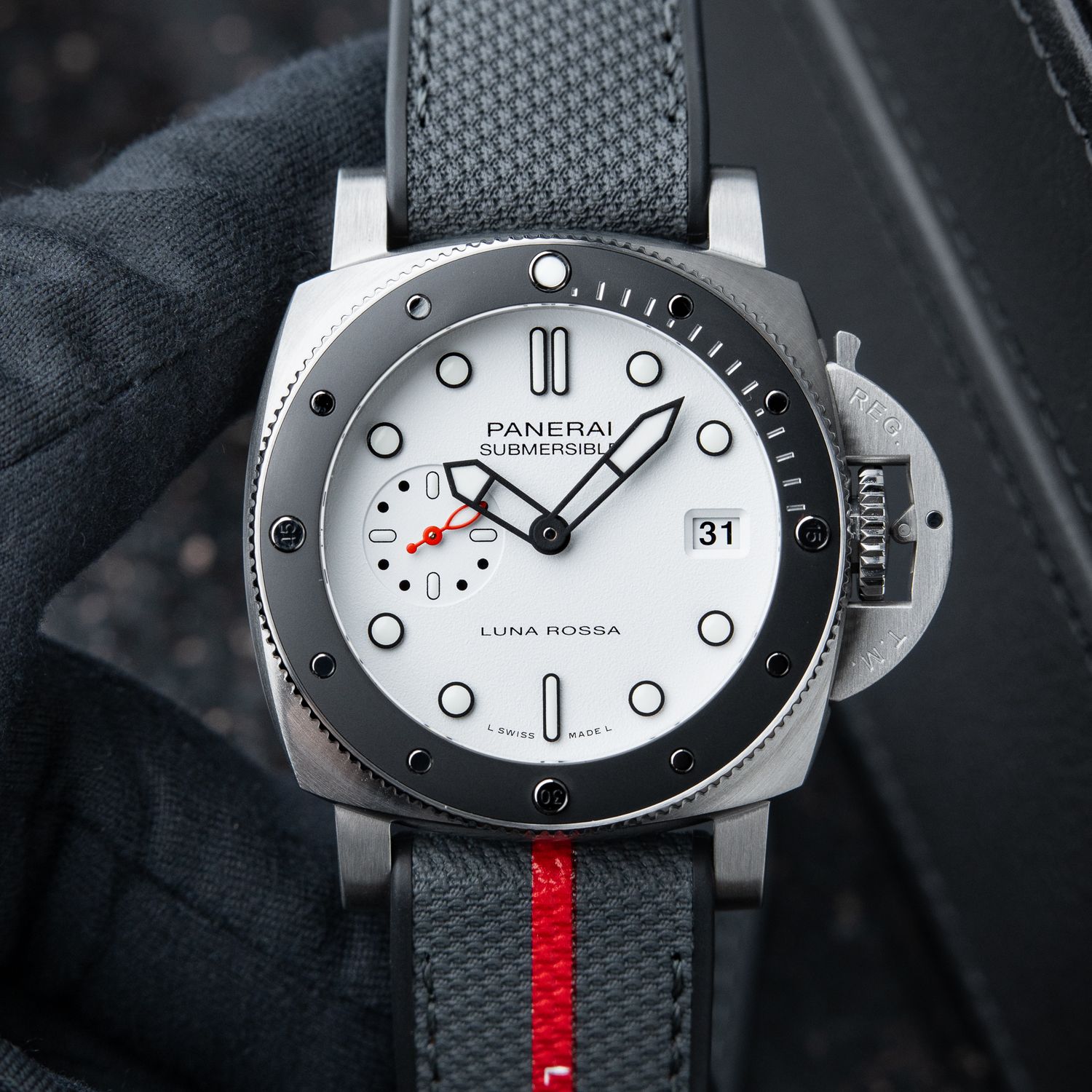 Panerai Submersible Luna Rossa UNWORN 9/2024 White Steel Ceramic Pam1579