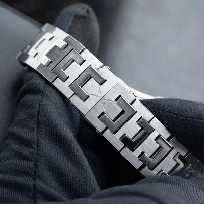 Czapek Antarctique P.04 Lanikai X Collective Horology Limited