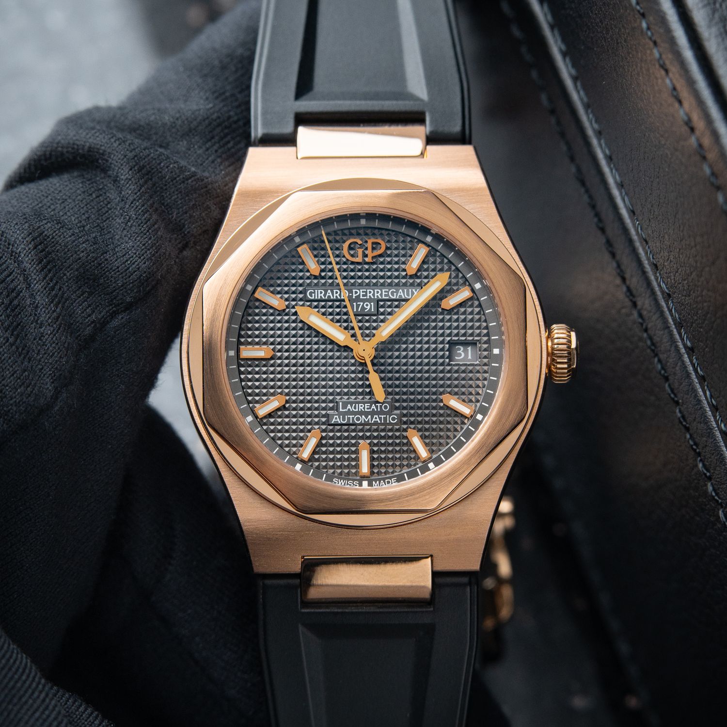 Girard Perregaux Laureato Rose Gold 38mm Grey Dial Automatic 81005 Strap