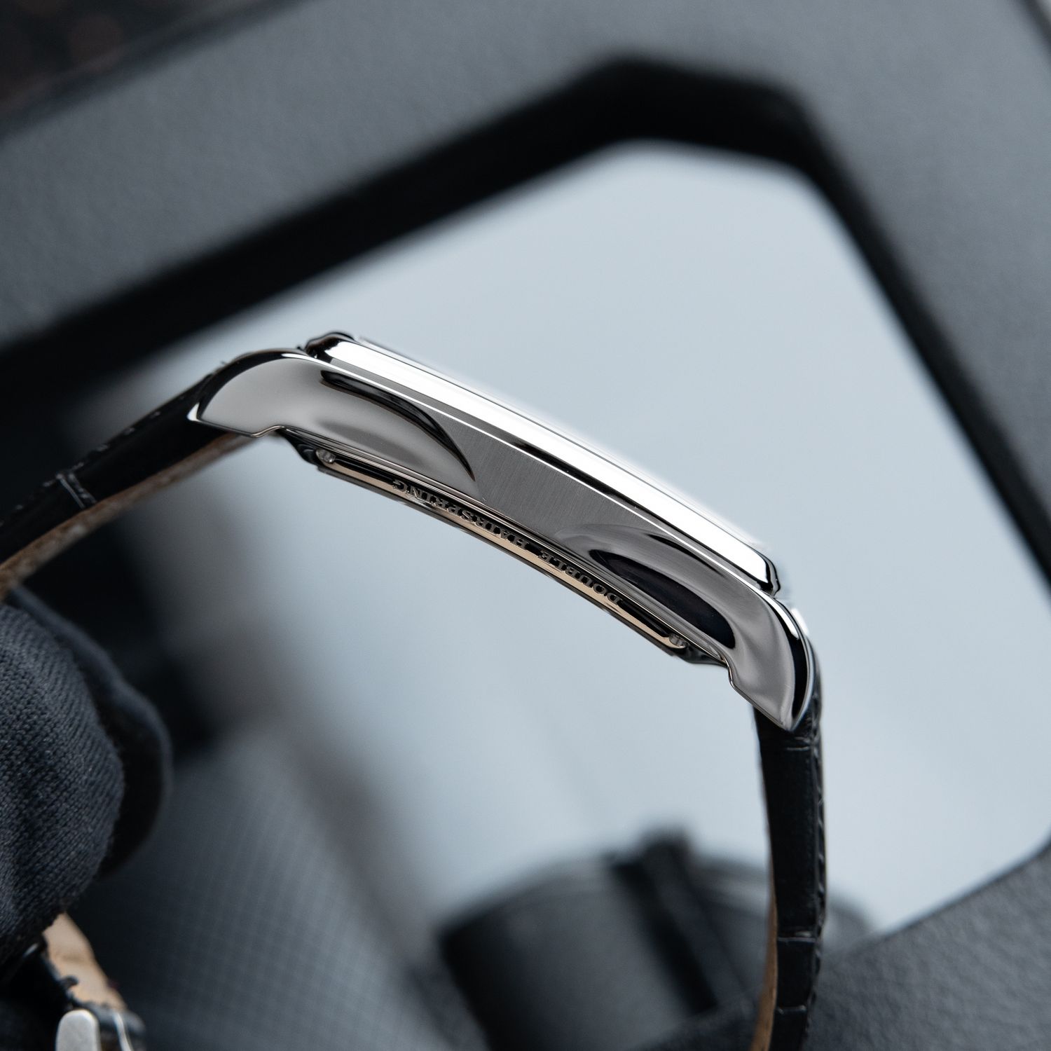H.Moser & Cie. Pioneer Henry Double Hairspring Platinum Grey