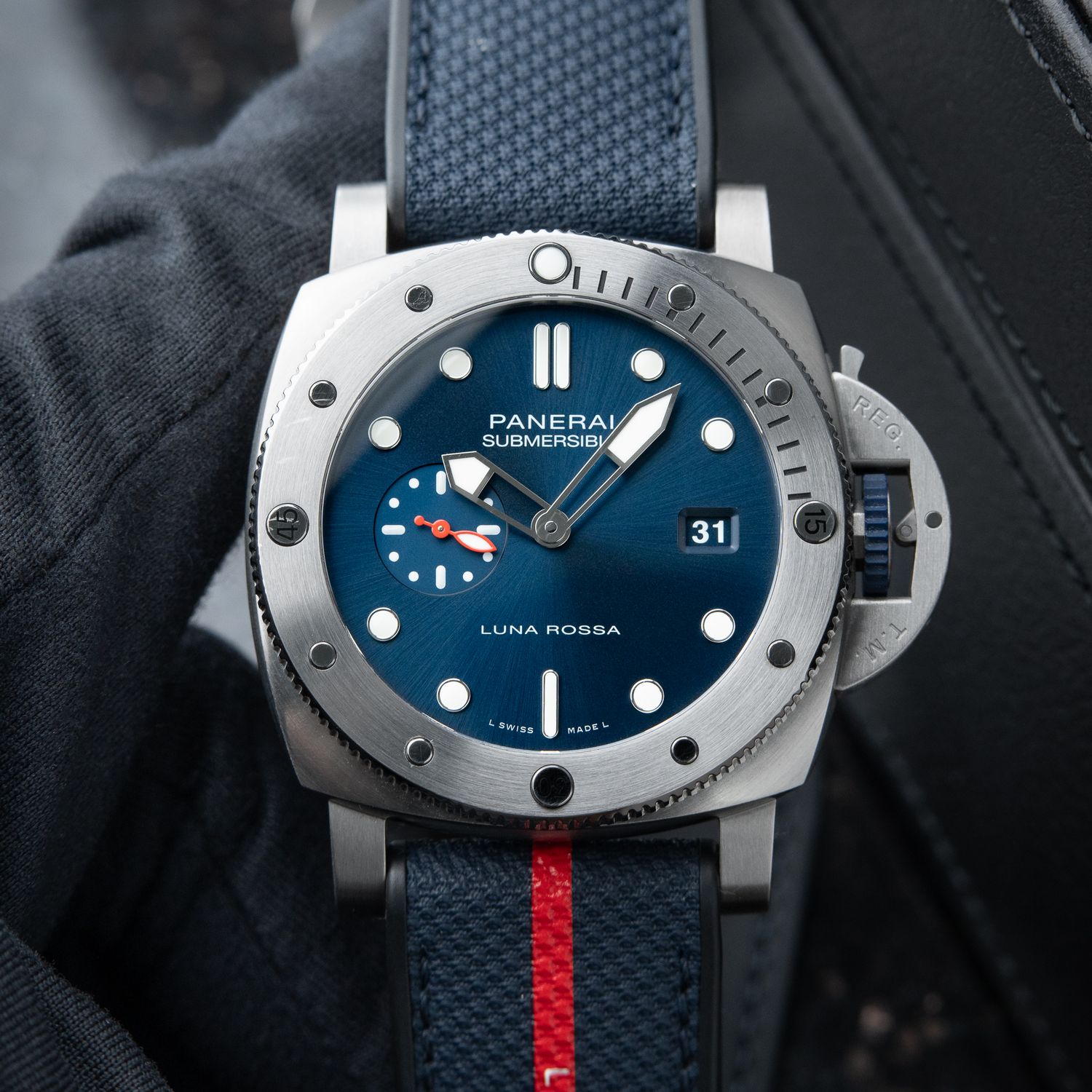 Panerai Submersible Luna Rossa Limited Edition Blue 2 STRAPS Steel Pam1391