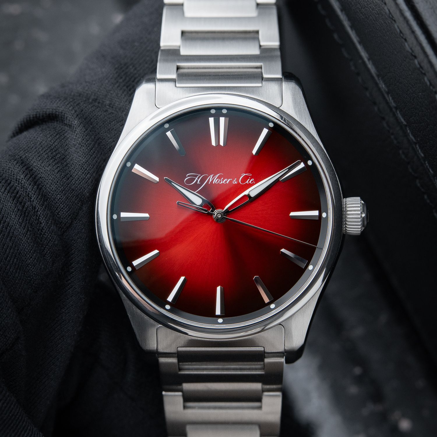 H.Moser & Cie. Pioneer Centre Seconds Mad Red Fume Dial Steel Bracelet Set