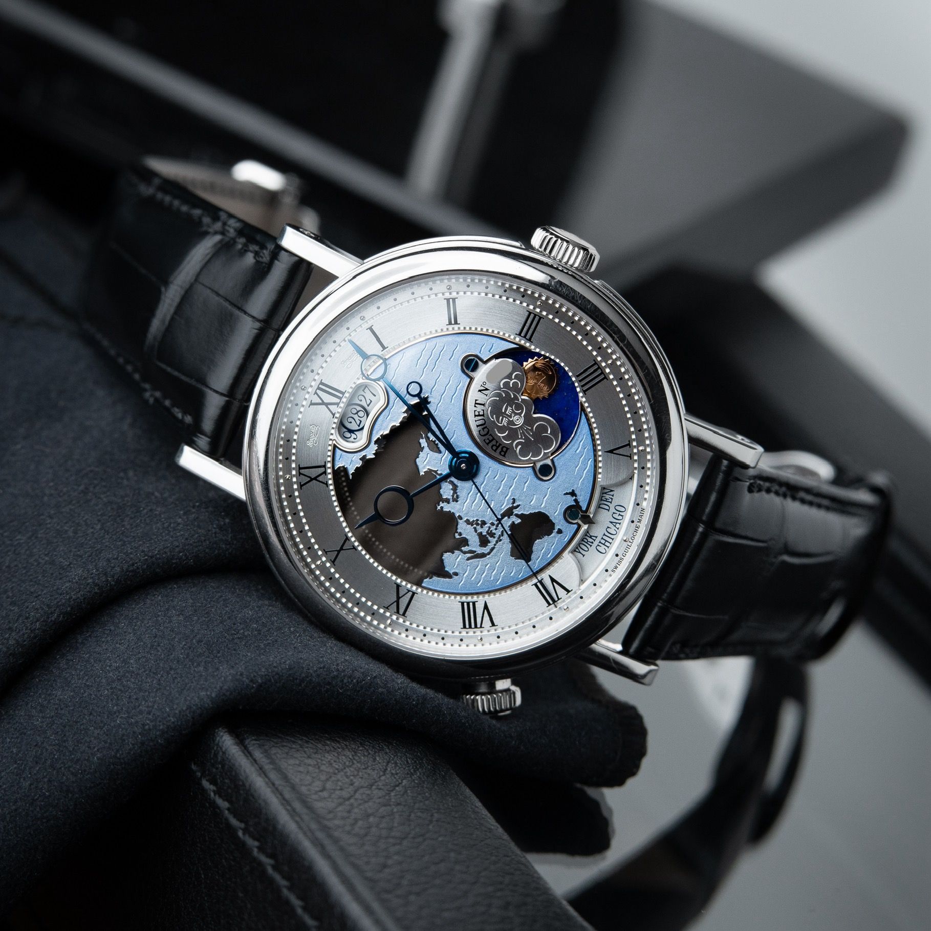 Breguet Classique Hora Mundi 5717PT World Time Platinum Leather Blue Dial