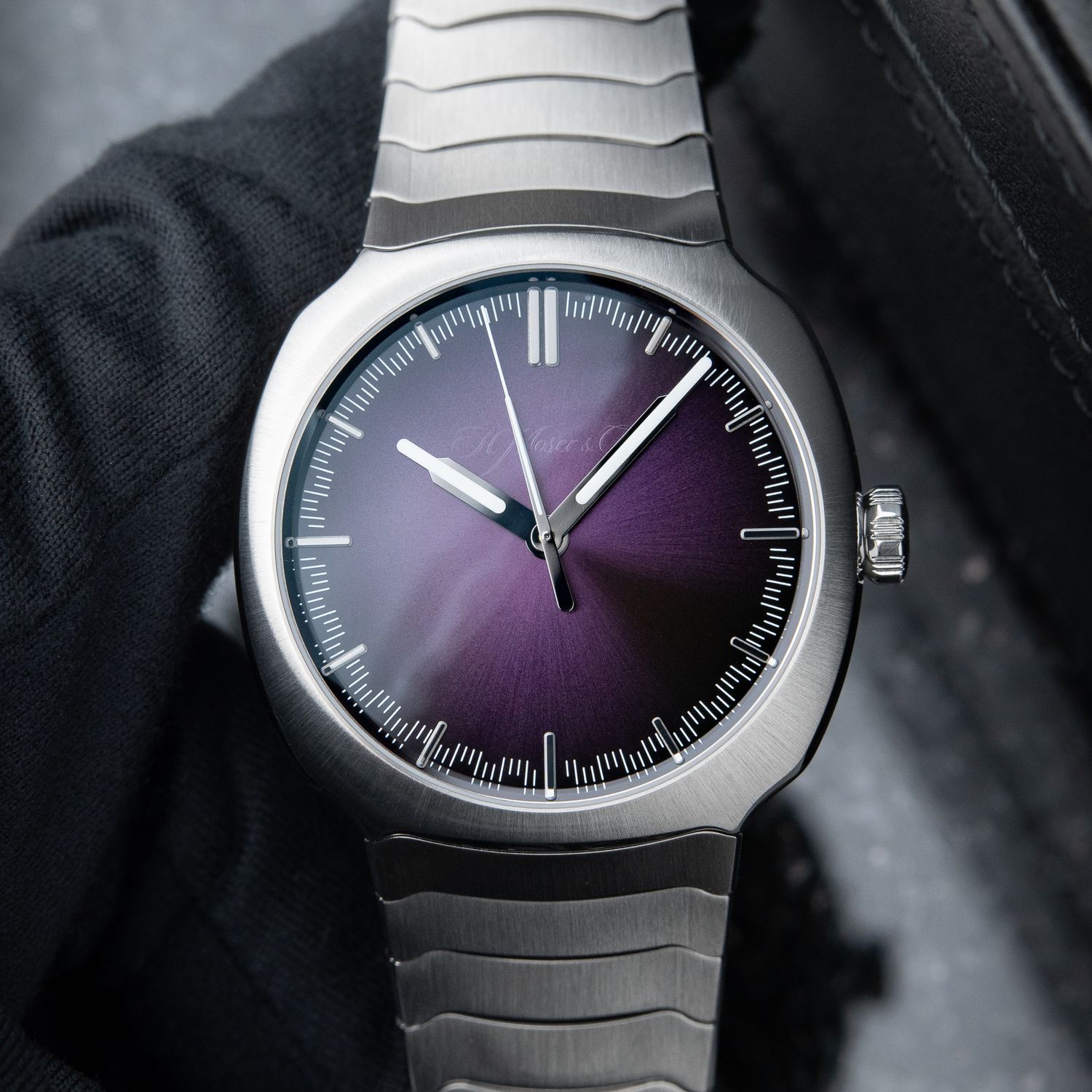 H.Moser & Cie. Streamliner Centre Seconds 10/2024 Purple Haze Bracelet 40
