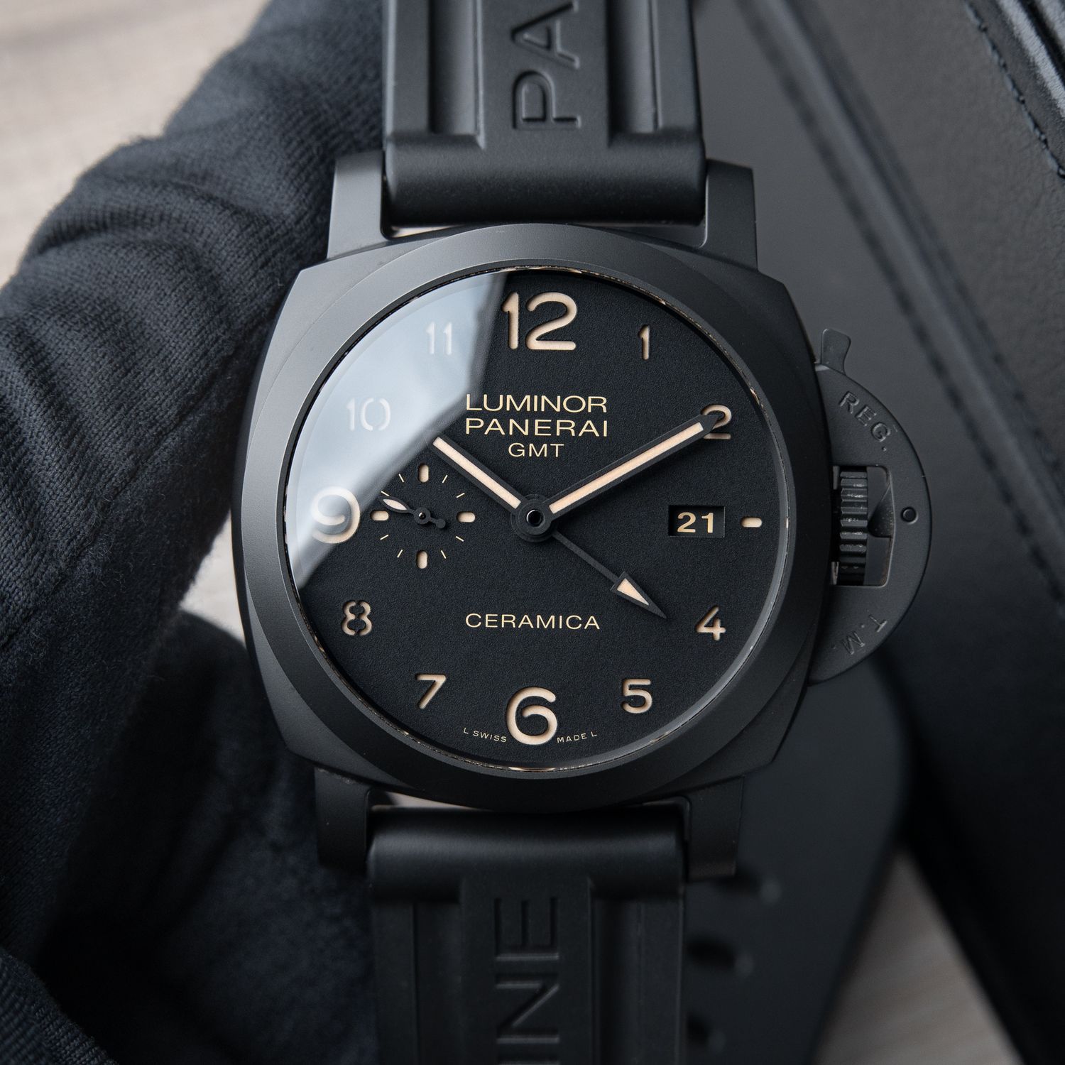 Panerai Luminor 1950 3 Days GMT Automatic Tuttonero Ceramic Black Pam438