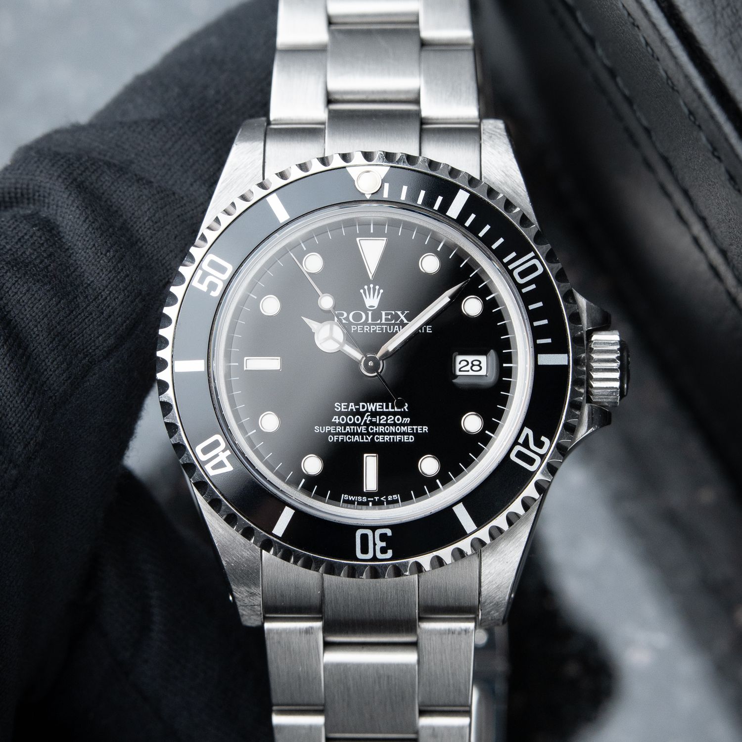 Rolex Sea-Dweller 4000 Oyster Perpetual Diver Black Bezel Steel SD4K 40mm