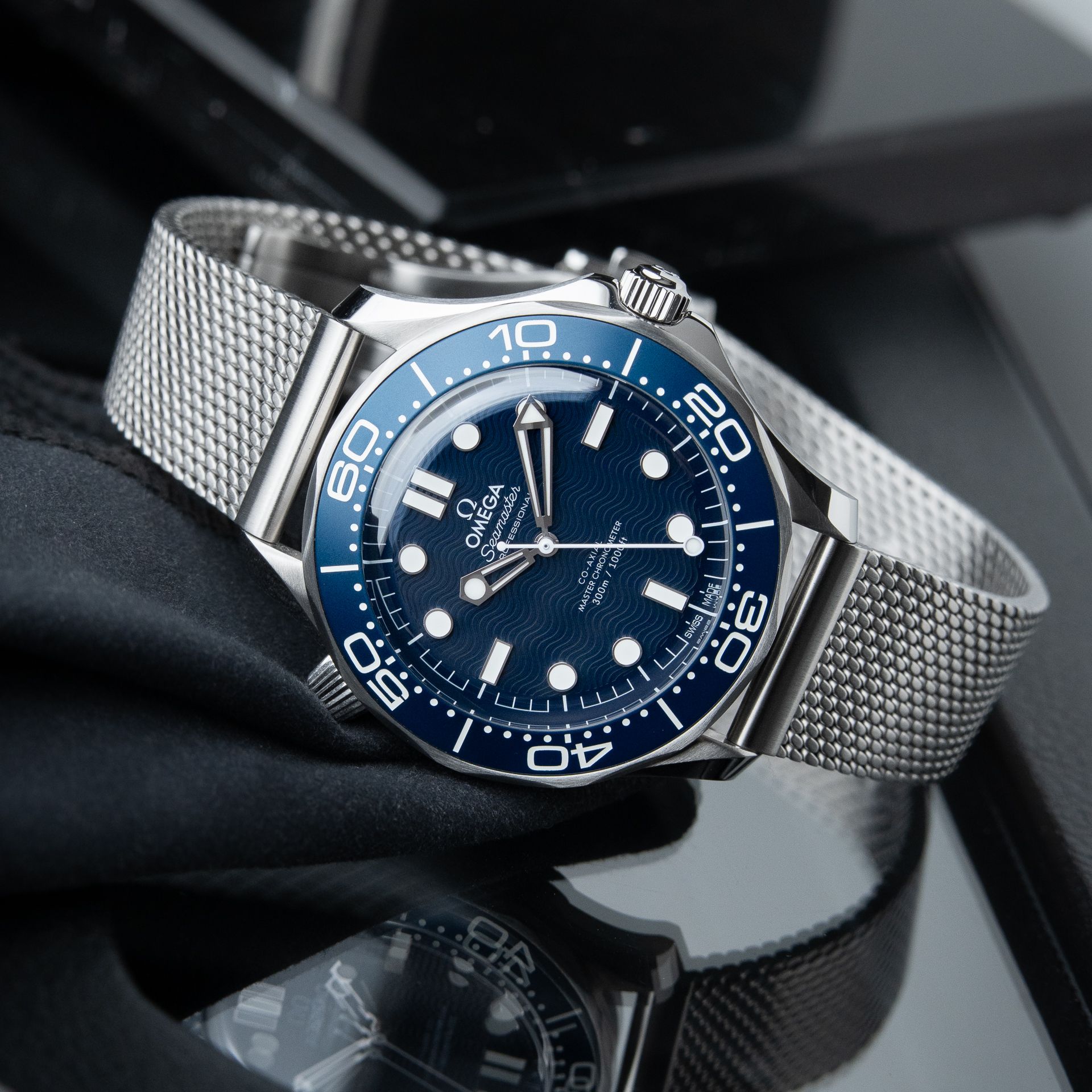 Omega Seamaster Diver 300 M James Bond 60th Anniversary Steel Bracelet Blue Set
