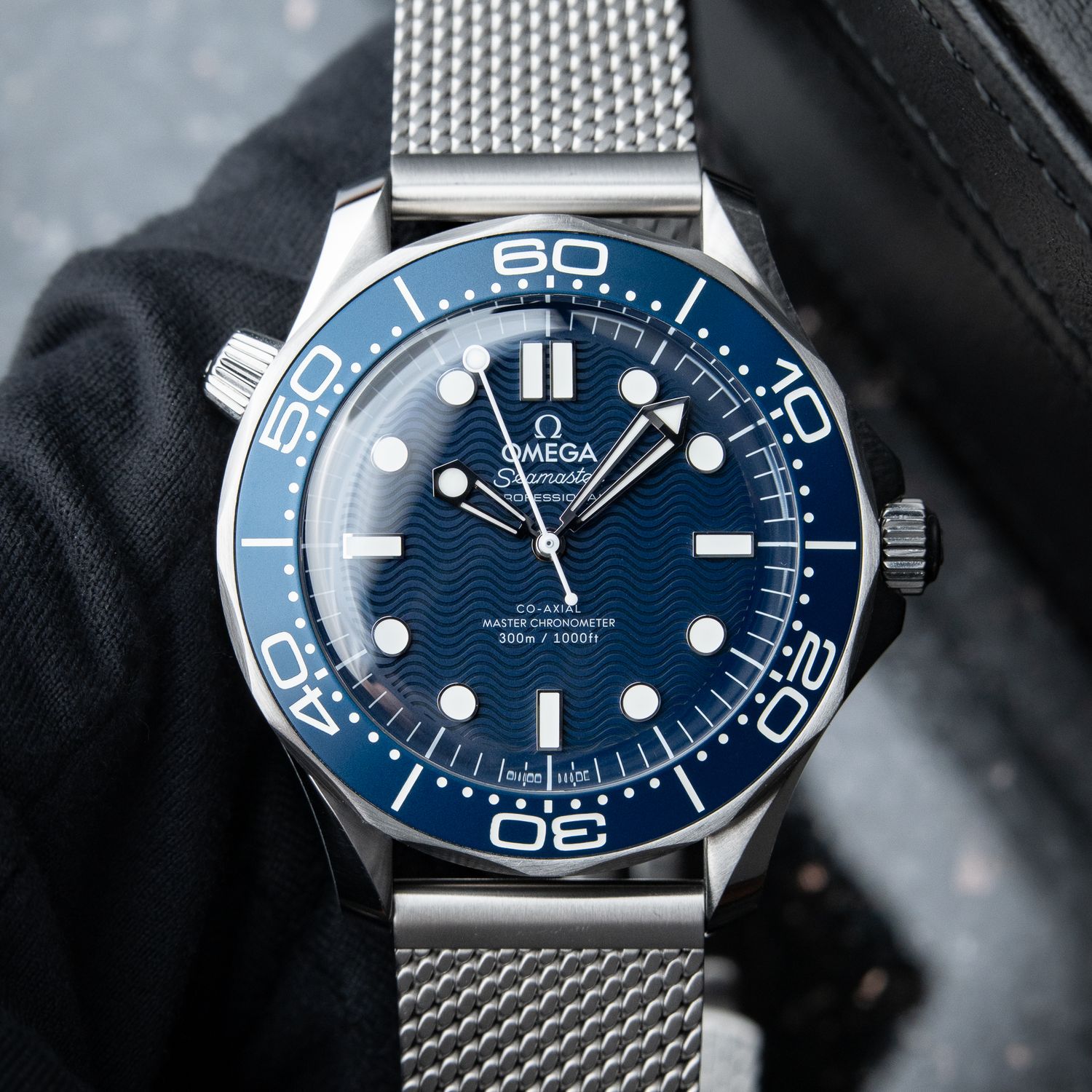 Omega Seamaster Diver 300 M James Bond 60th Anniversary Steel Bracelet Blue Set