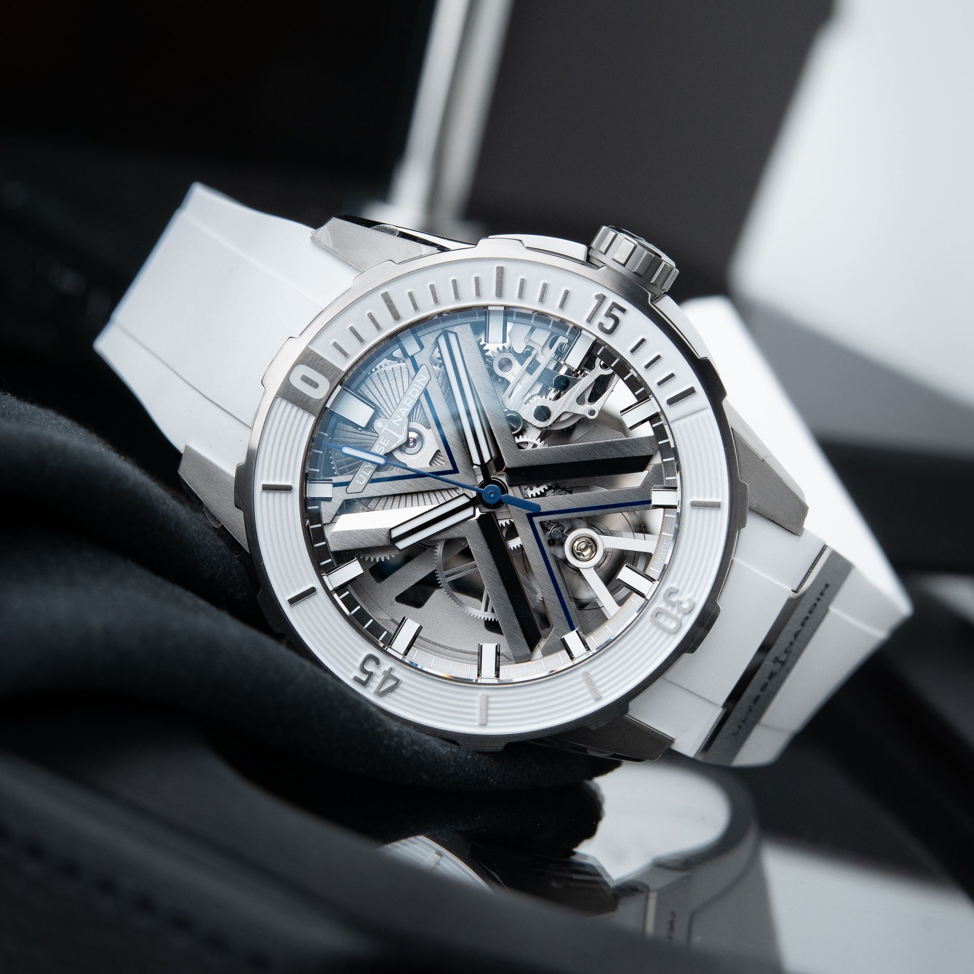Ulysse Nardin Diver X Skeleton UNWORN NOS 4/2023 200M Titanium Rubber White