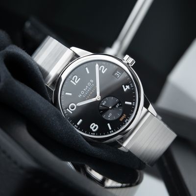 NOMOS Glashütte Club Sport Neomatik 42 300M Black Dial Steel