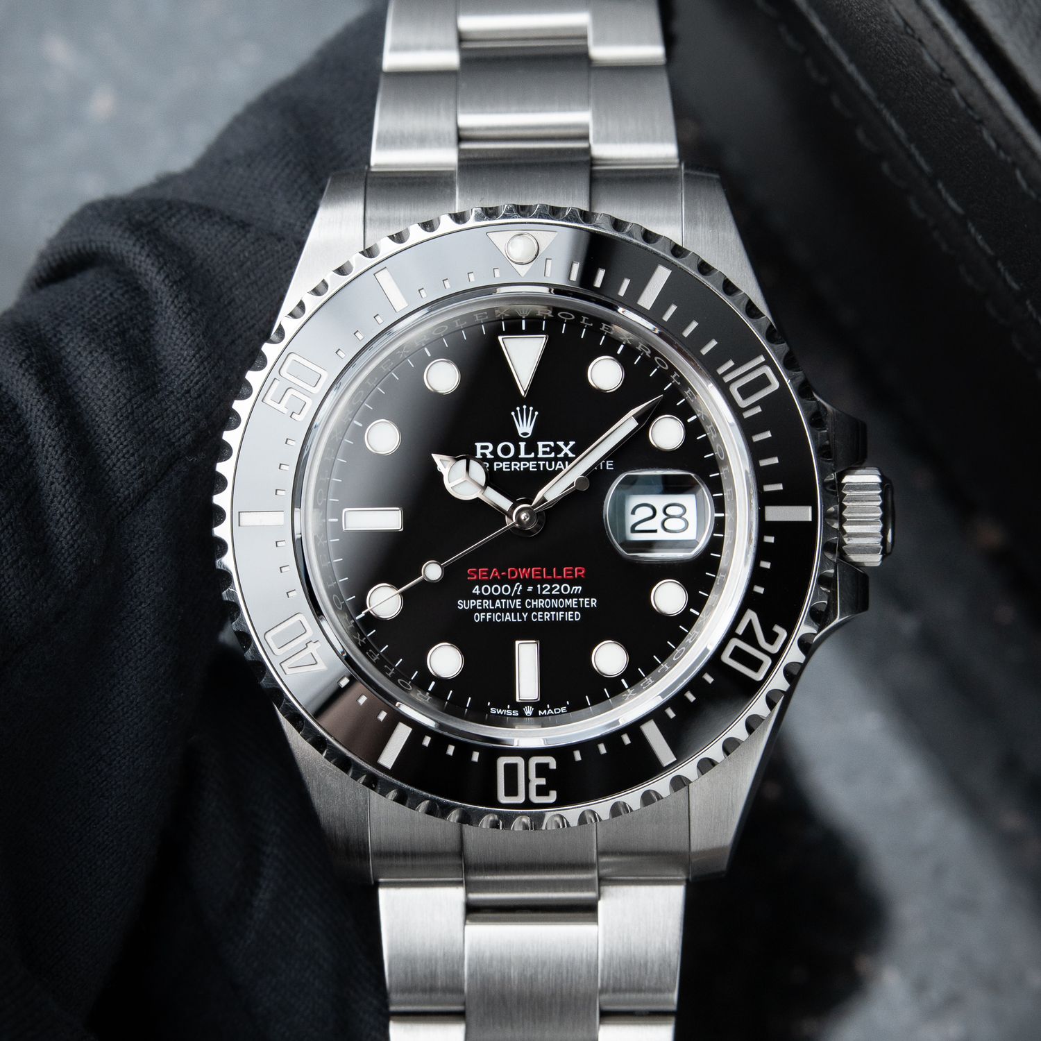 Rolex Sea-Dweller 4000 43 Oyster Perpetual Diver Black Ceramic Steel SD4K