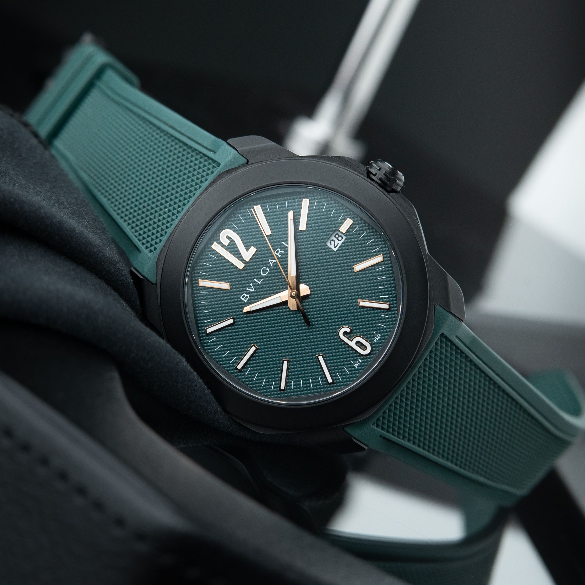 BVLGARI Bulgari Octo Roma Special Edition Green Dial DLC Steel Rubber Automatic 41