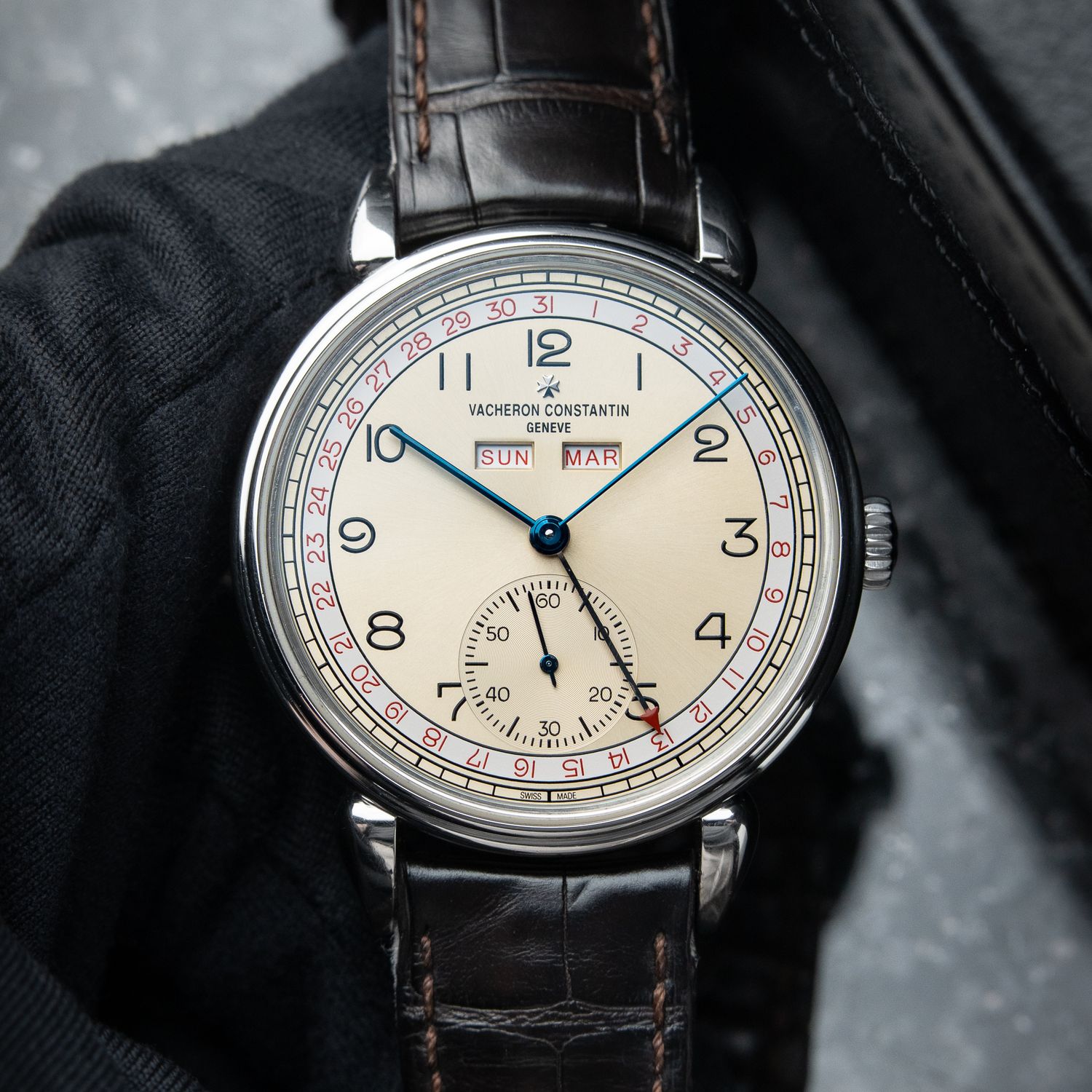 Vacheron Constantin Historiques 1942 Triple Calendrier Champagne Red Dial