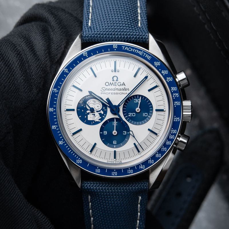 Omega Speedmaster UNWORN 3/25 Silver Snoopy Award 50th Anniversary Chronograph