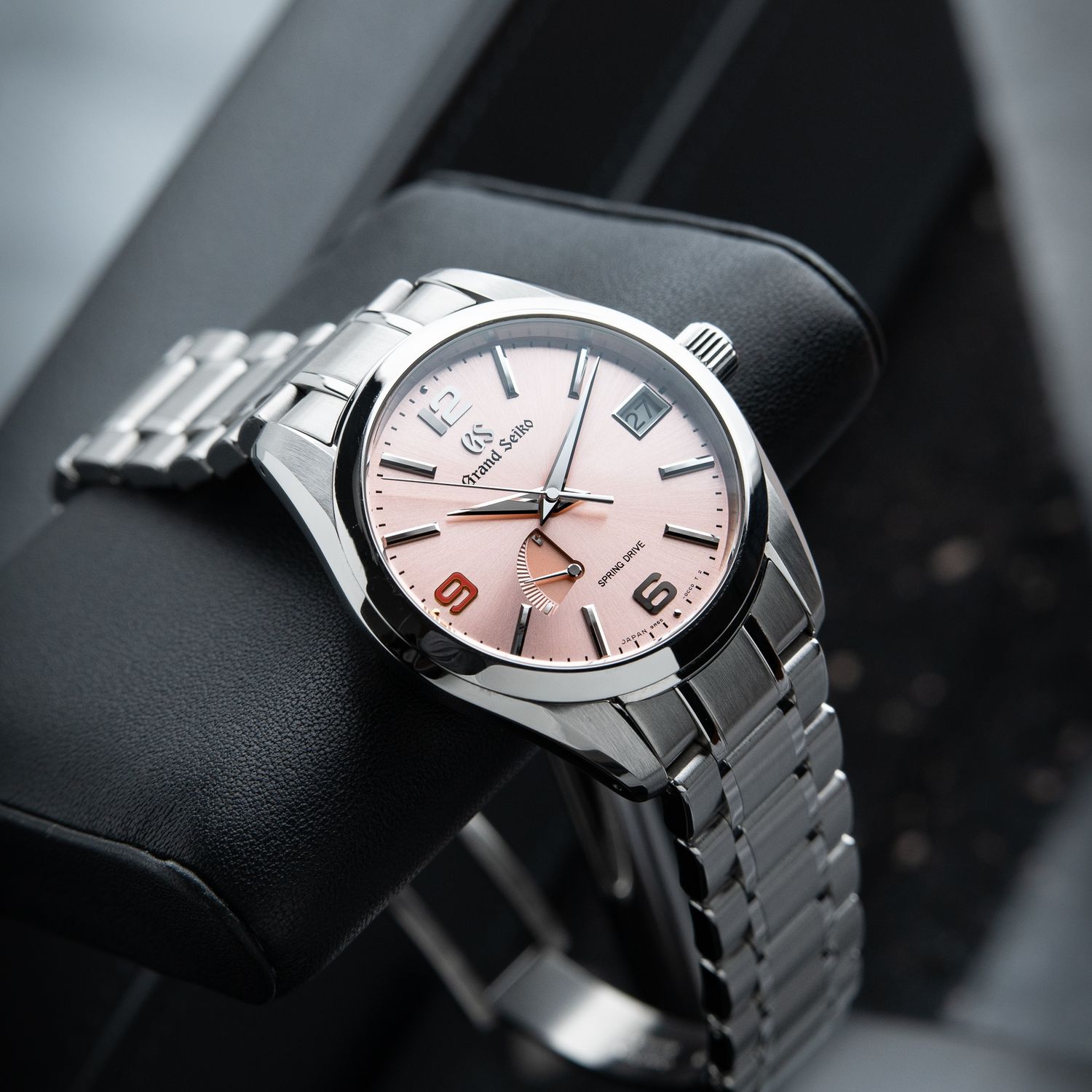 イ・ジュンギ Special edition Grand Seiko Heritage AJHH JDM Limited Edition Pink Dial Spring