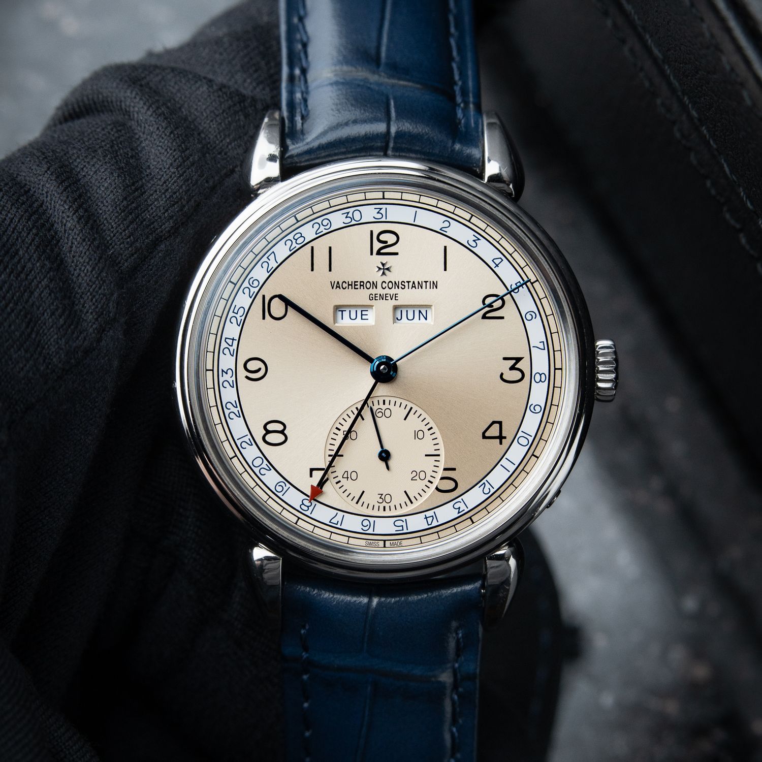 Vacheron Constantin Historiques 1942 Triple Calendrier Champagne Dial Blue 3110V