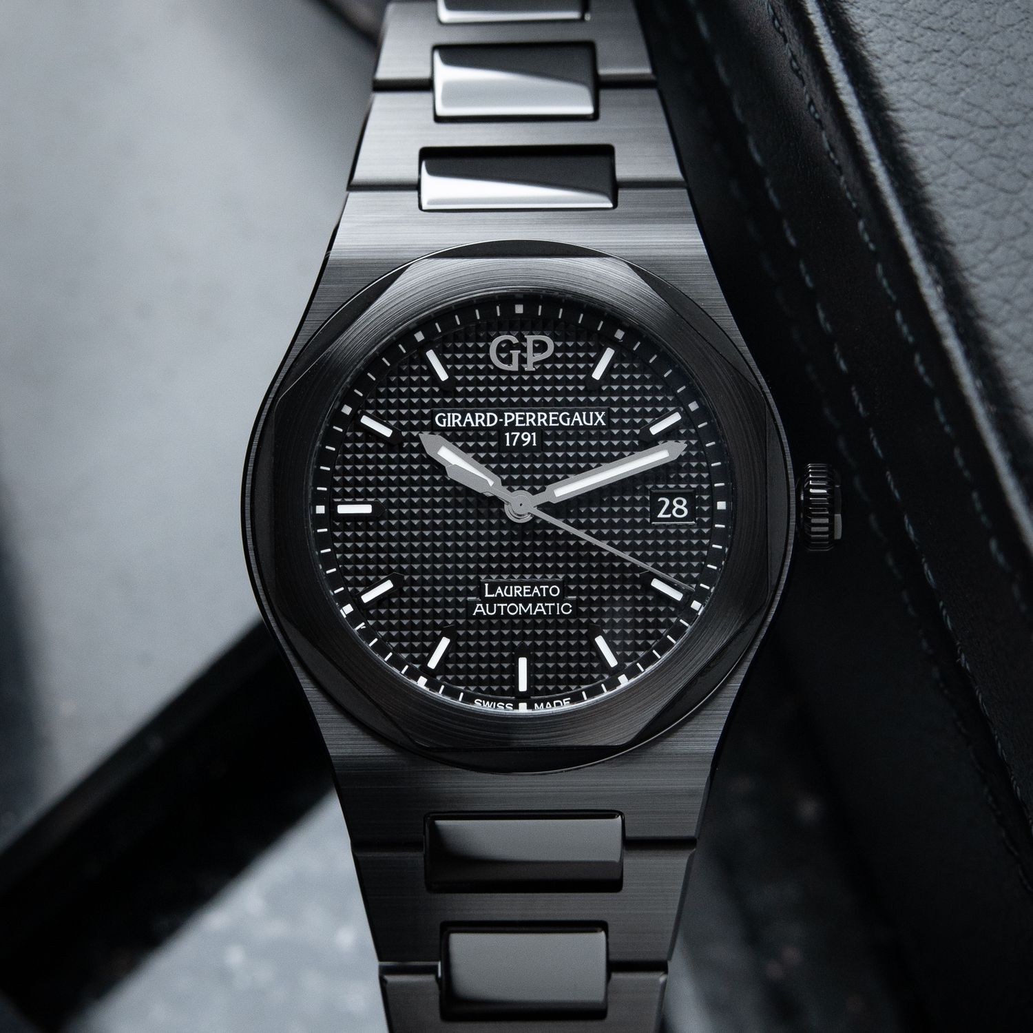 Girard Perregaux Laureato 81005 Black Ceramic Bracelet Strap Automatic 38
