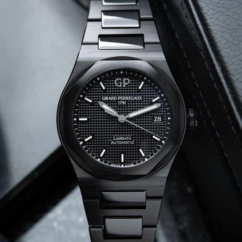 Girard Perregaux Laureato 81005 Black Ceramic Bracelet Strap Automatic 38