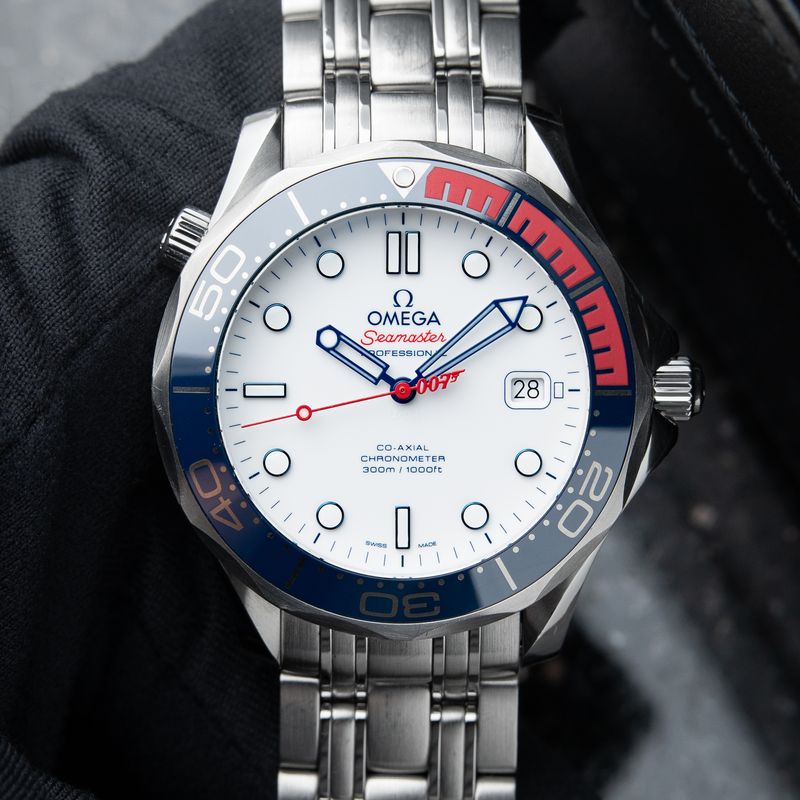 Omega Seamaster 007 James Bond NATO & Bracelet Commander's Limited Edition