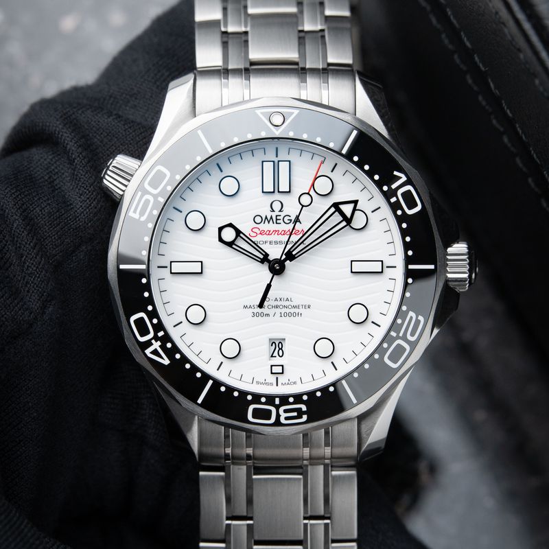 Omega Seamaster SMP Diver 300M White Ceramic Black Bezel Steel Bracelet