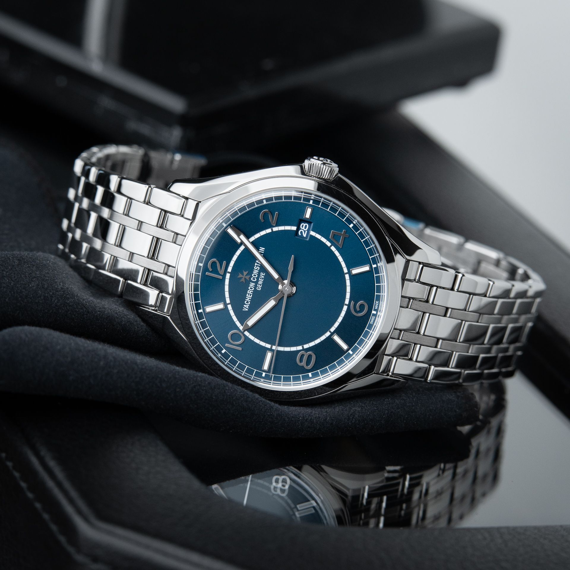 Vacheron Constantin Fiftysix STICKERED 4600E Blue Steel Bracelet Automatic Box and Papers Unworn