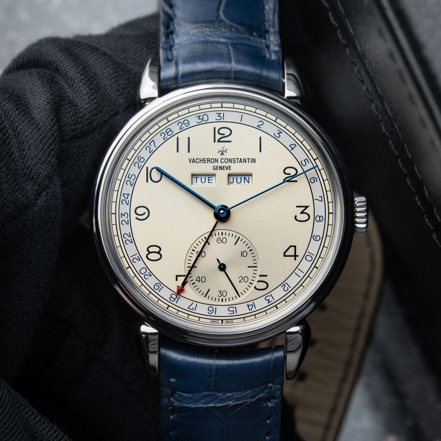Vacheron Constantin Historiques 1942 Triple Calendrier Champagne Dial Blue 3110V Full Set