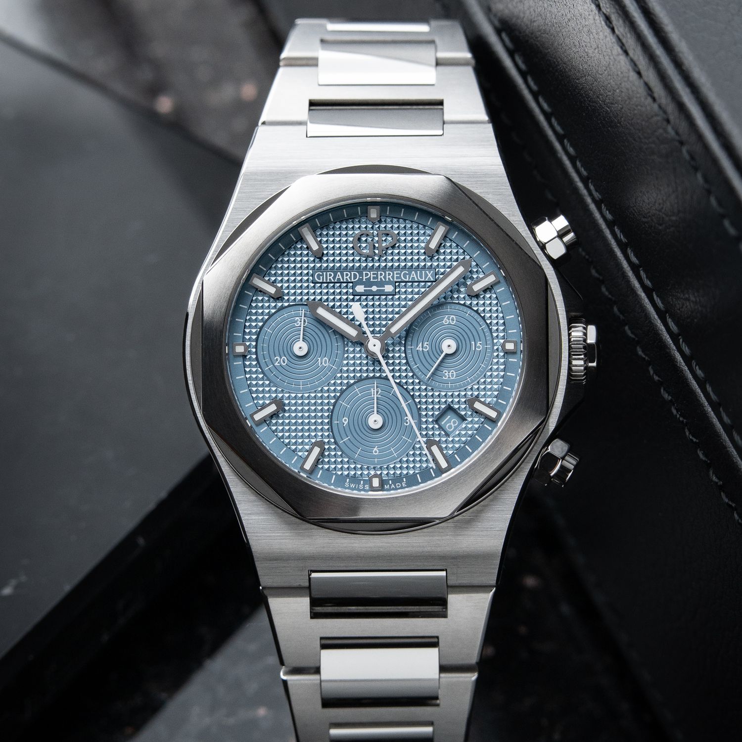 Girard Perregaux Laureato LIMITED EDITION 2025 Ice Blue Chronograph Steel Full Set 81020