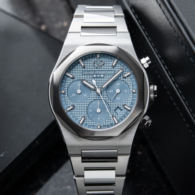 Girard Perregaux Laureato LIMITED EDITION 2025 Ice Blue Chronograph Steel Full Set 81020