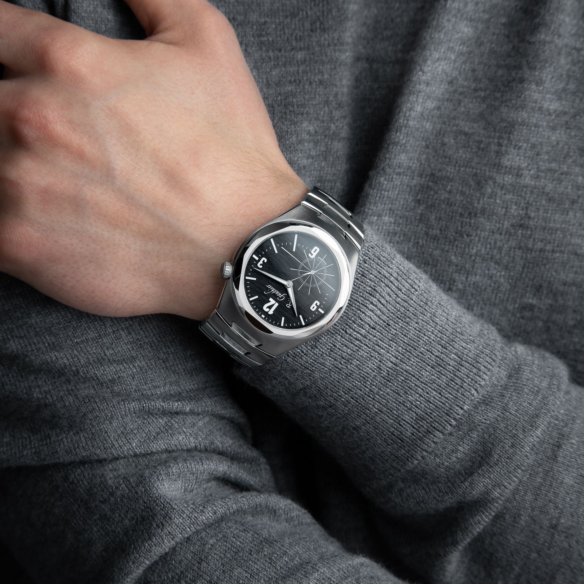 Romain Gauthier C 5/2025 Black Dial Titanium Edition Bracelet Manual 41mm
