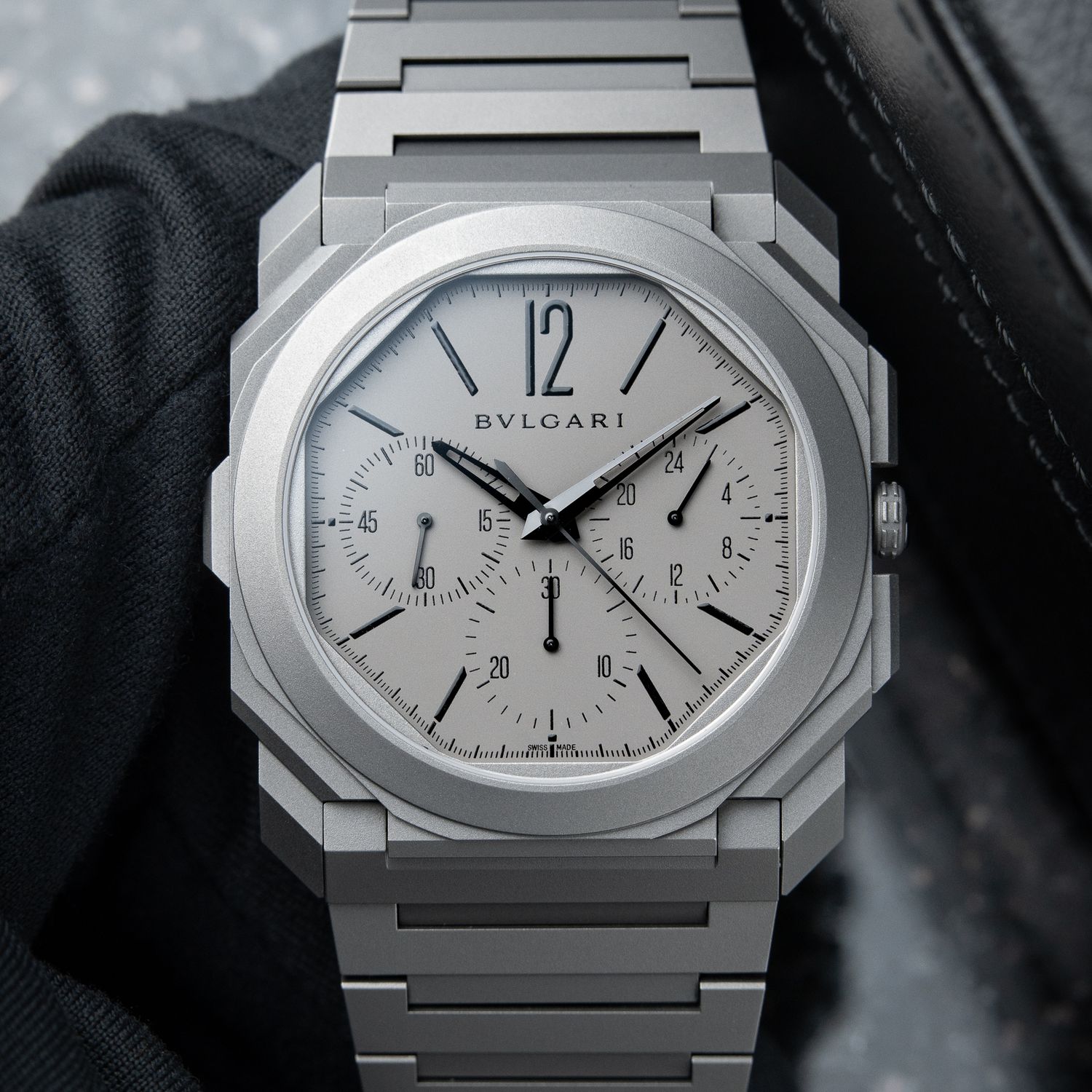 BVLGARI Octo Finissimo Chronograph GMT Grey Titanium Bracelet Bulgari 42mm