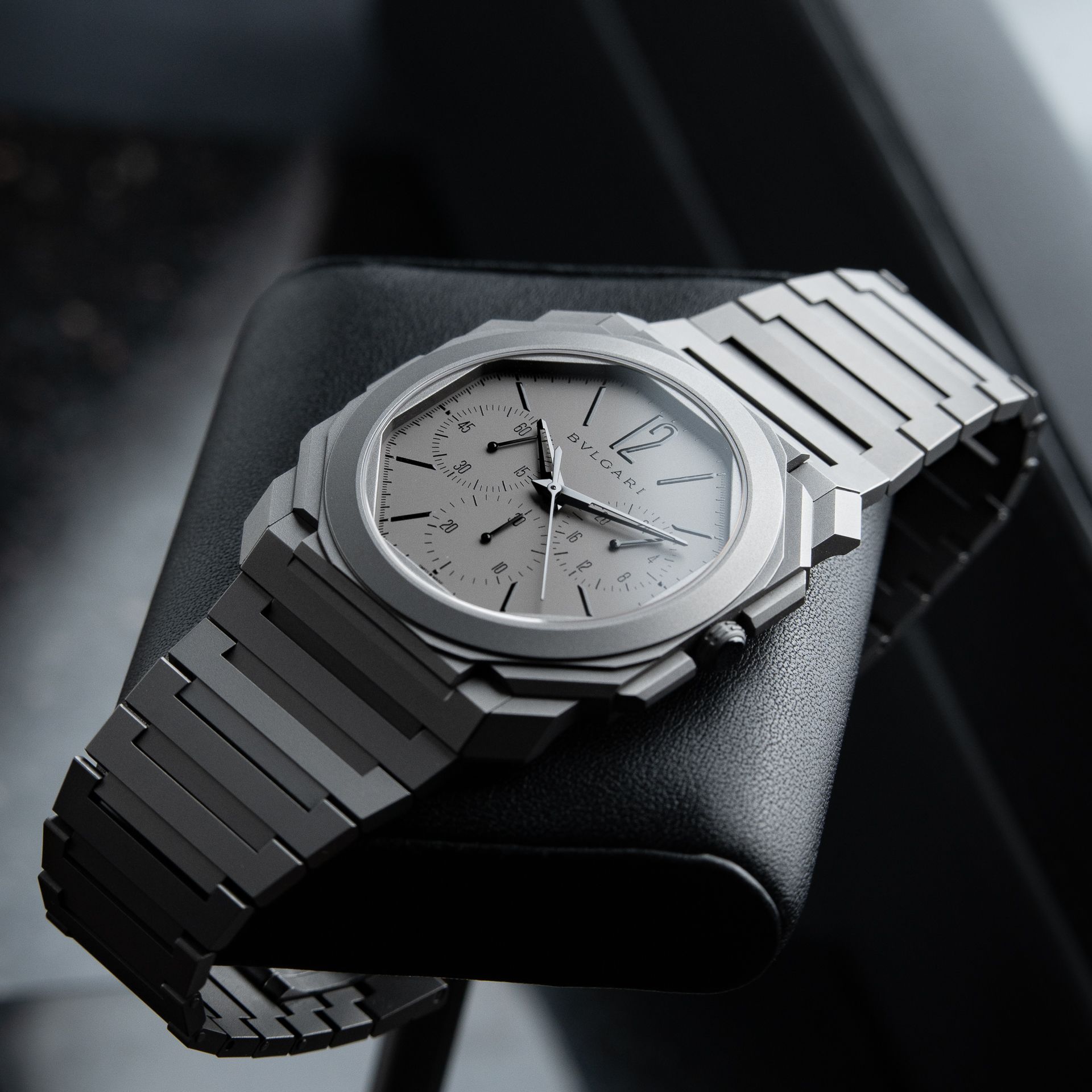 BVLGARI Octo Finissimo Chronograph GMT Grey Titanium Bracelet Bulgari 42mm