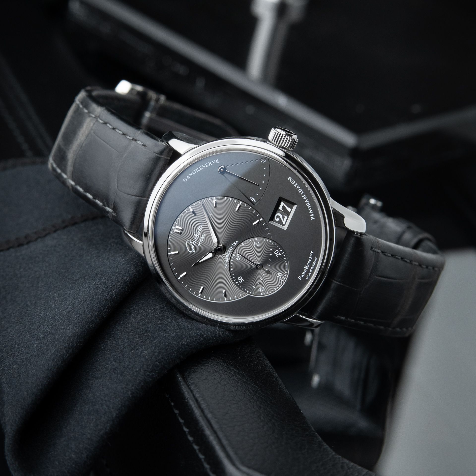Glashütte Original PanoReserve Panorama Date Power Reserve Grey Steel 40
