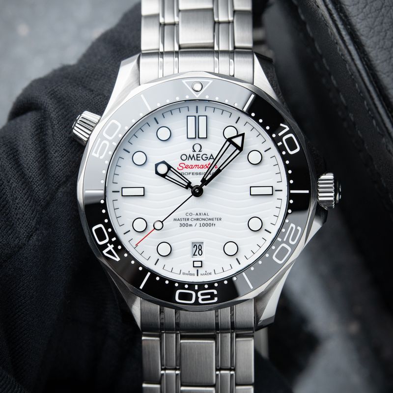 Omega Seamaster SMP Diver 300M White Ceramic Black Bezel Steel Bracelet