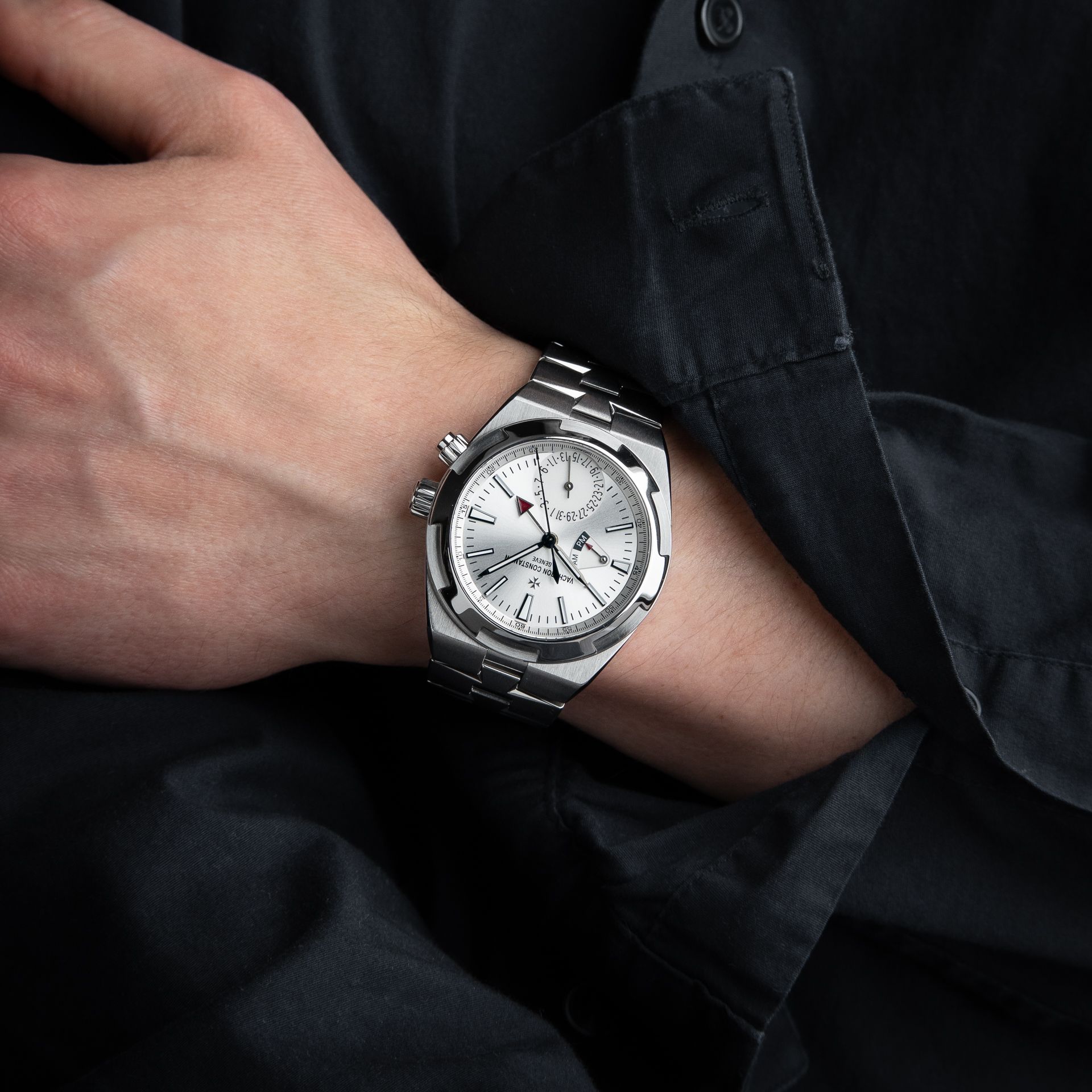 Vacheron Constantin Overseas 7900V Silver Dual Time Steel Bracelet Papers