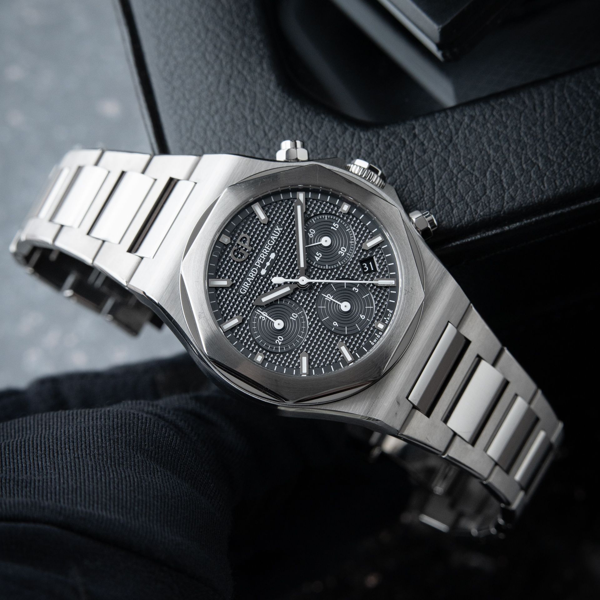 Girard Perregaux Laureato TI49 Grey Chronograph Titanium Bracelet 81020 42