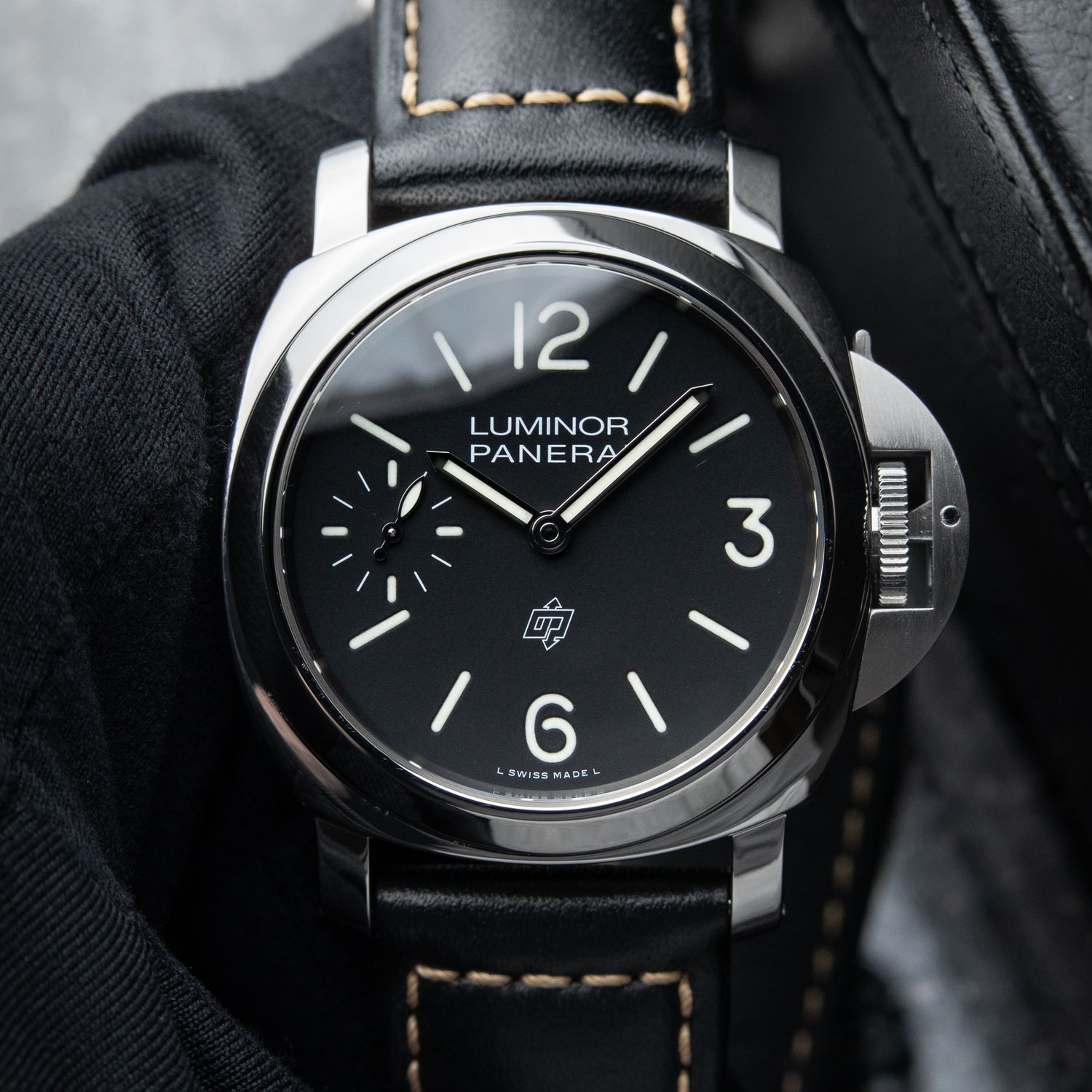 Panerai Luminor Base Logo 44mm 3 Days Black Dial Steel Leather Manual Pam1084