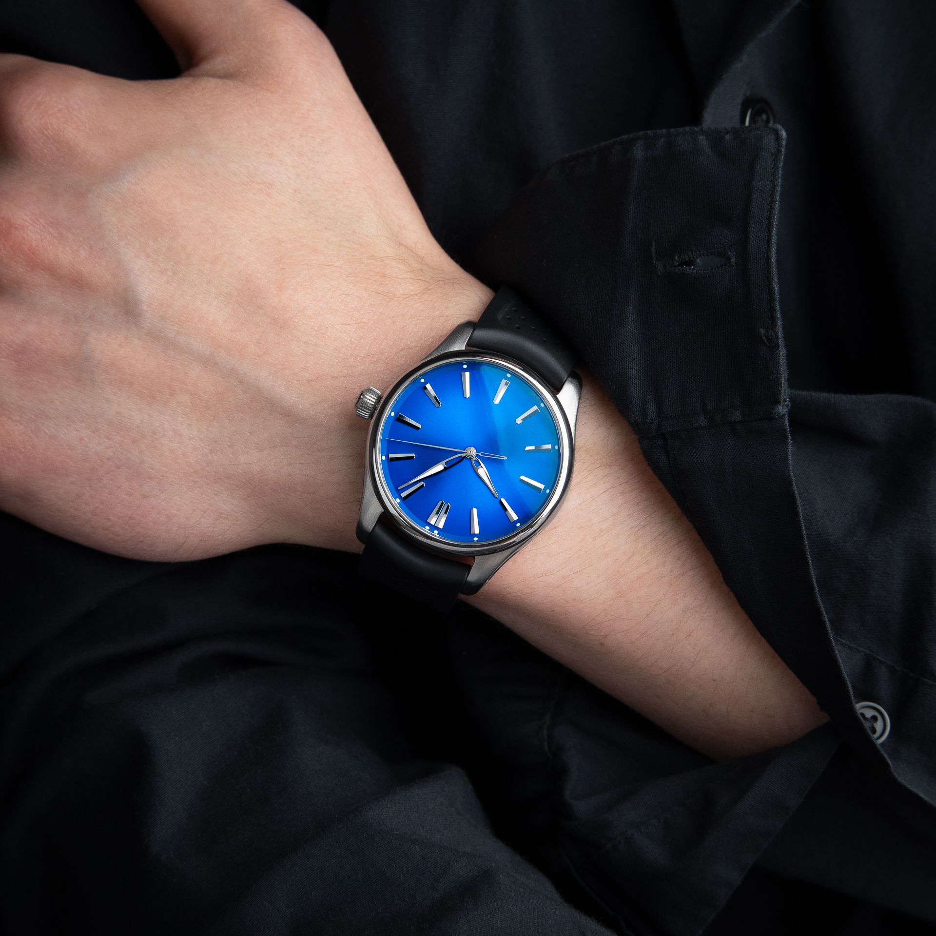 H.Moser & Cie. Pioneer Centre Seconds Arctic **V BLUE Dial 2024 Steel 40mm