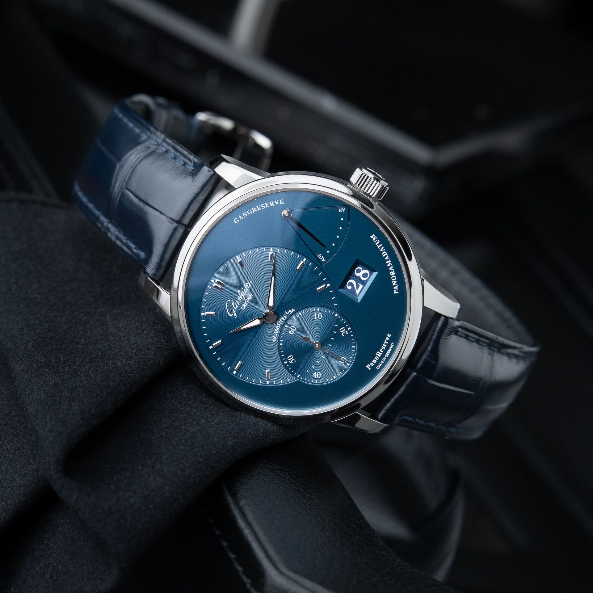 Glashütte Original PanoReserve Panorama Date Power Reserve Blue Steel 40