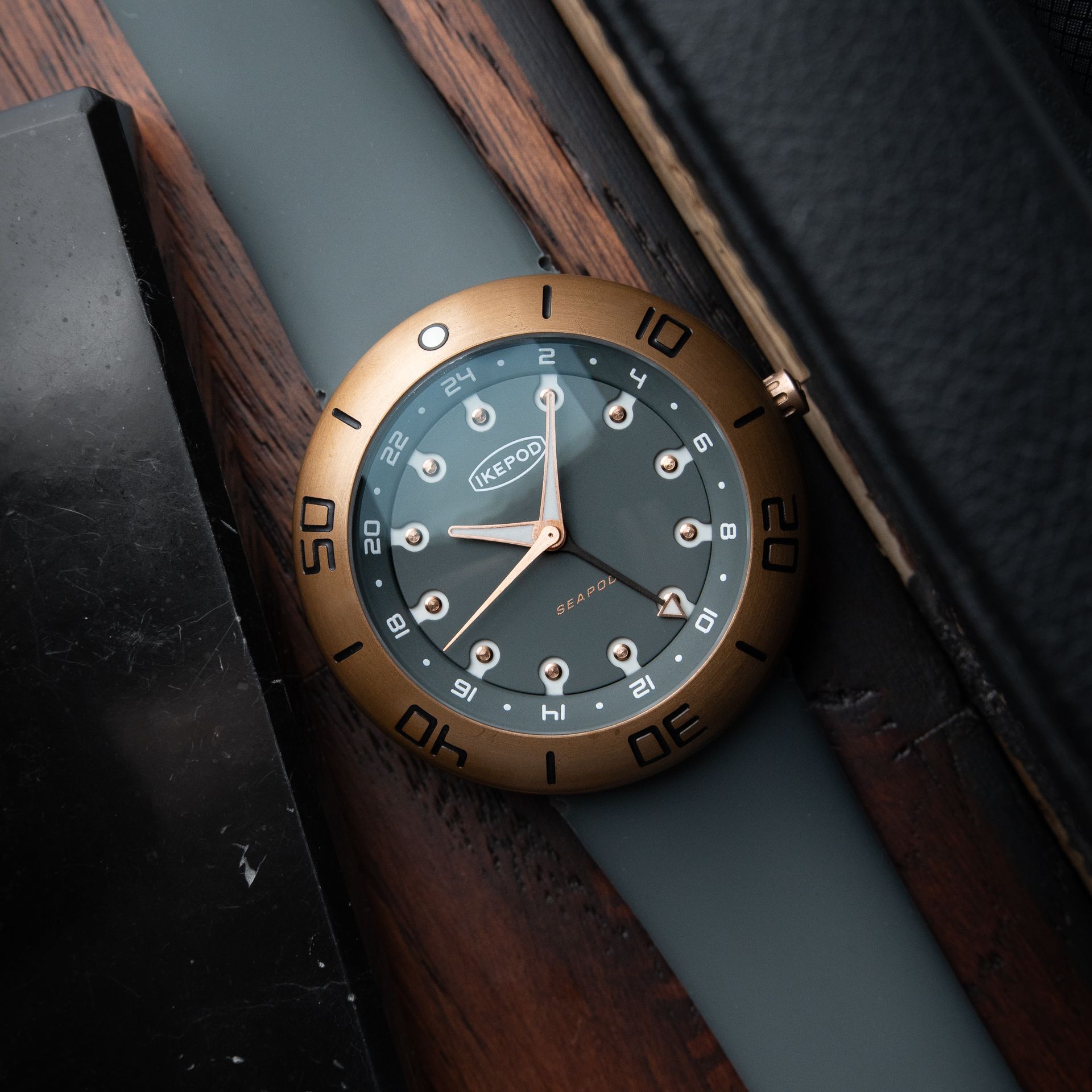 Ikepod Seapod Bronze Archi GMT 6/2025 Grey Limited Edition Automatic Diver S004