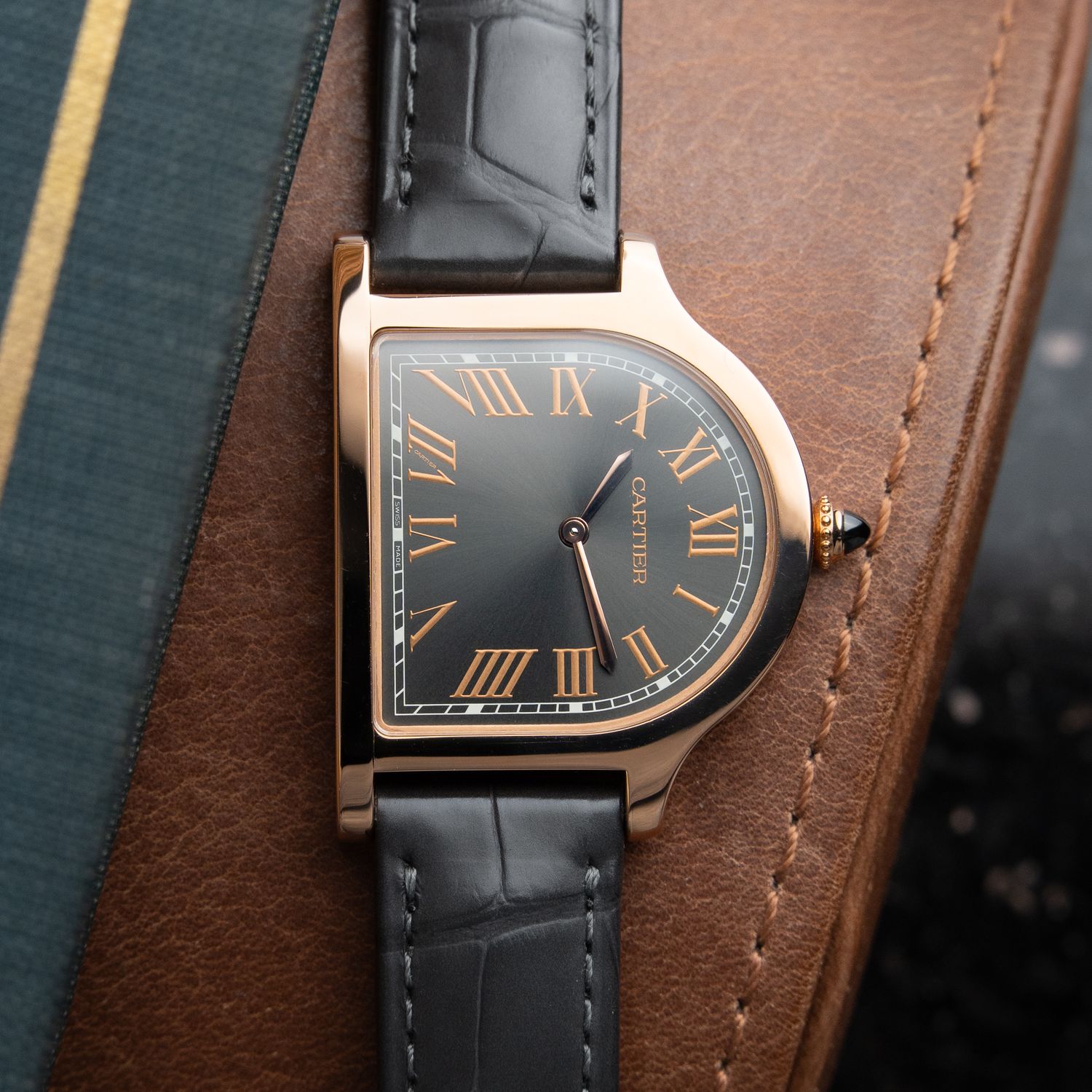 Cartier Cloche de Carter CPCP Collection Limited Edition Rose Gold Grey