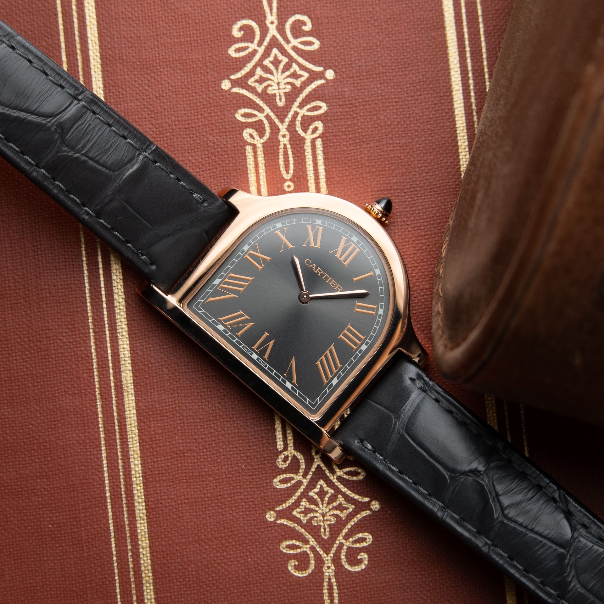 Cartier Cloche de Carter CPCP Collection Limited Edition Rose Gold Grey