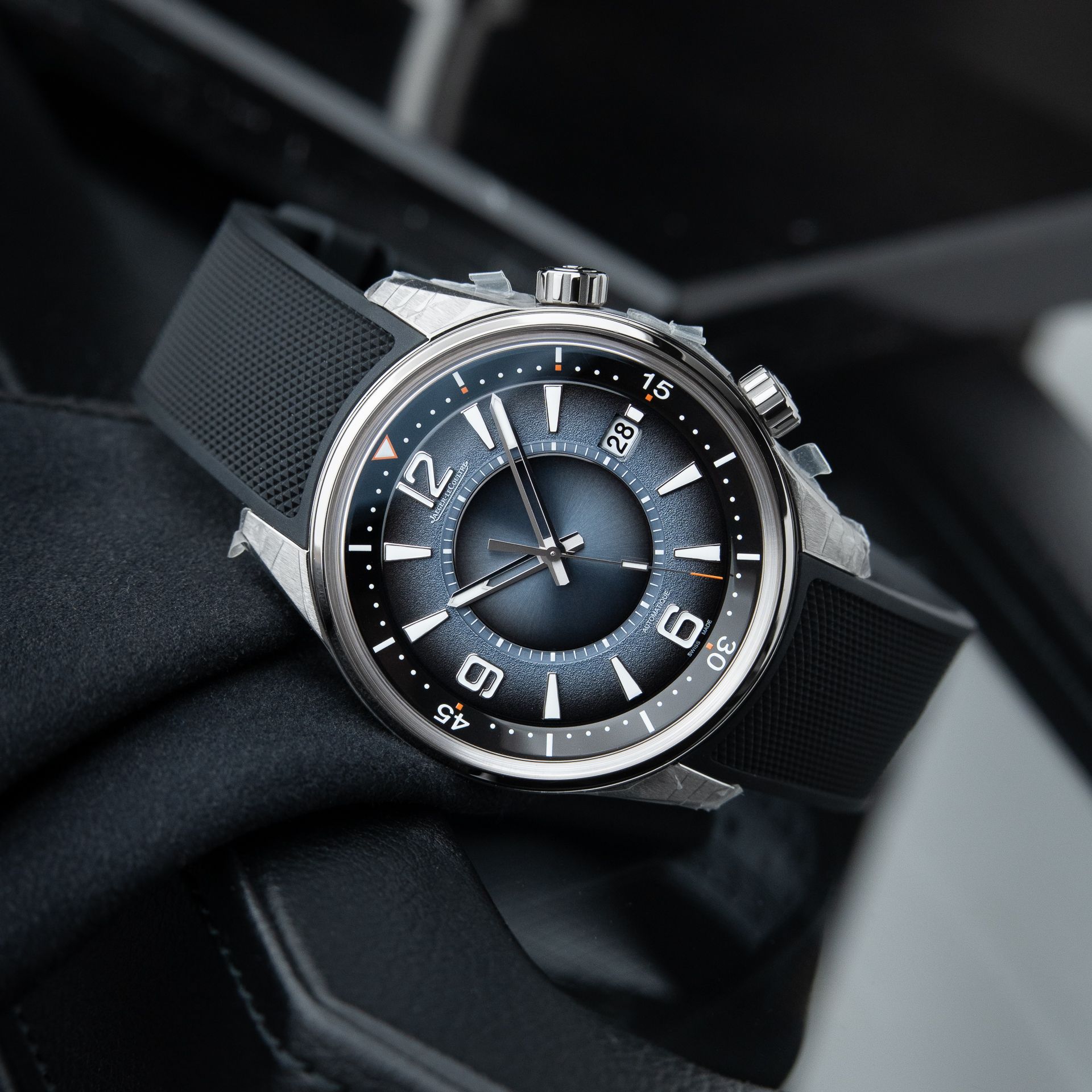 Jaeger-LeCoultre Polaris Date 200M STICKERED 9/2025 Grey Blue Steel 42mm 857.8.A0.S