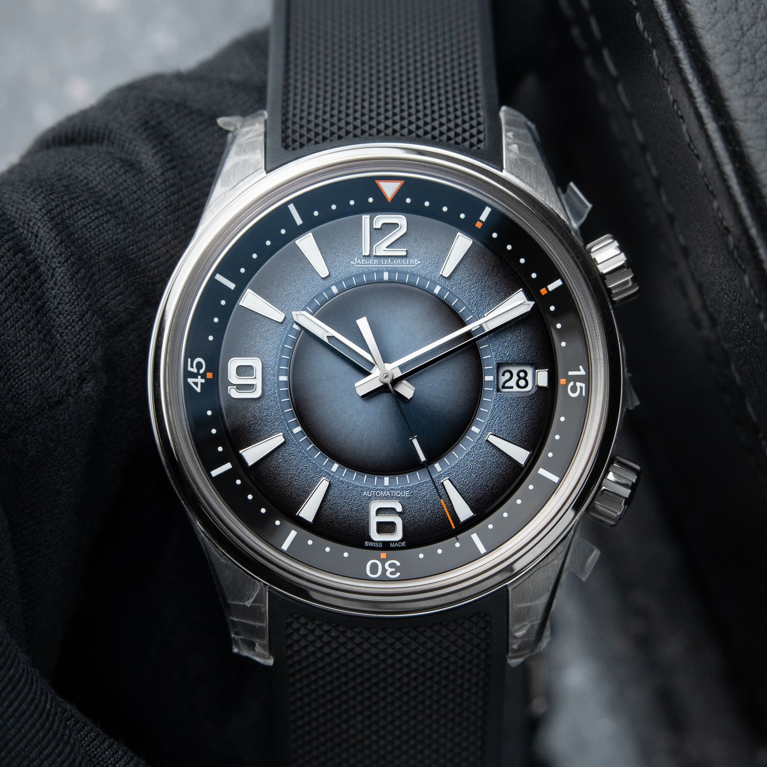 Jaeger-LeCoultre Polaris Date 200M STICKERED 9/2025 Grey Blue Steel 42mm 857.8.A0.S