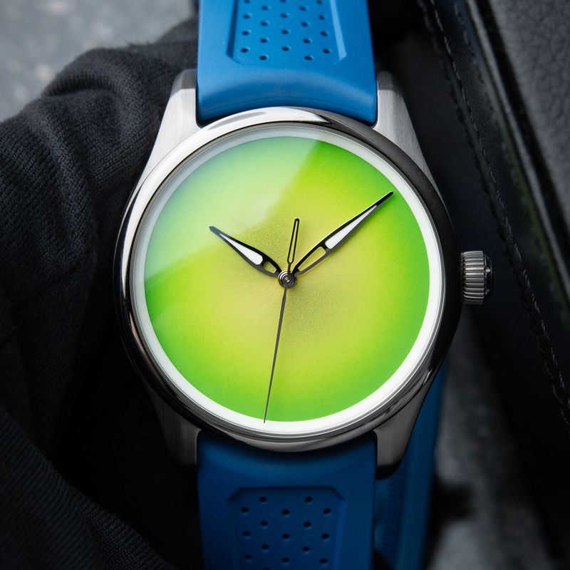 H.Moser & Cie. Pioneer Centre Seconds 12/2024 Concept Citrus Green Fume Blue