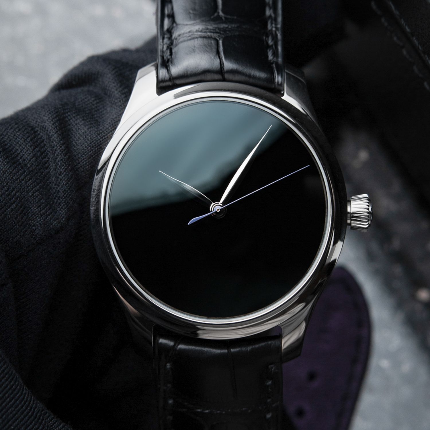 H. Moser & Cie. Endeavour RARE UNWORN 8/2025 Vantablack No Numerals Steel Black Dial Leather