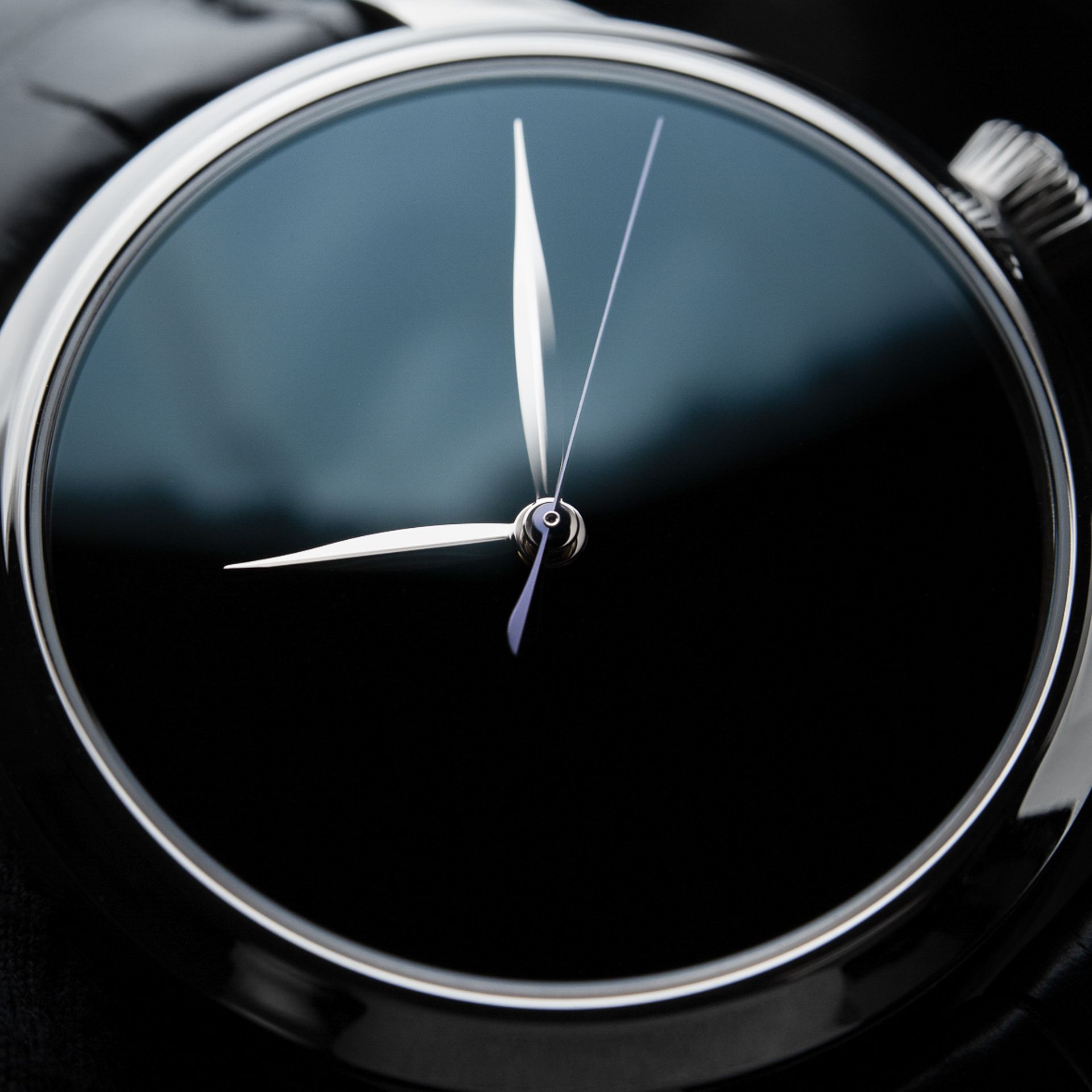 H. Moser & Cie. Endeavour RARE UNWORN 8/2025 Vantablack No Numerals Steel Black Dial Leather