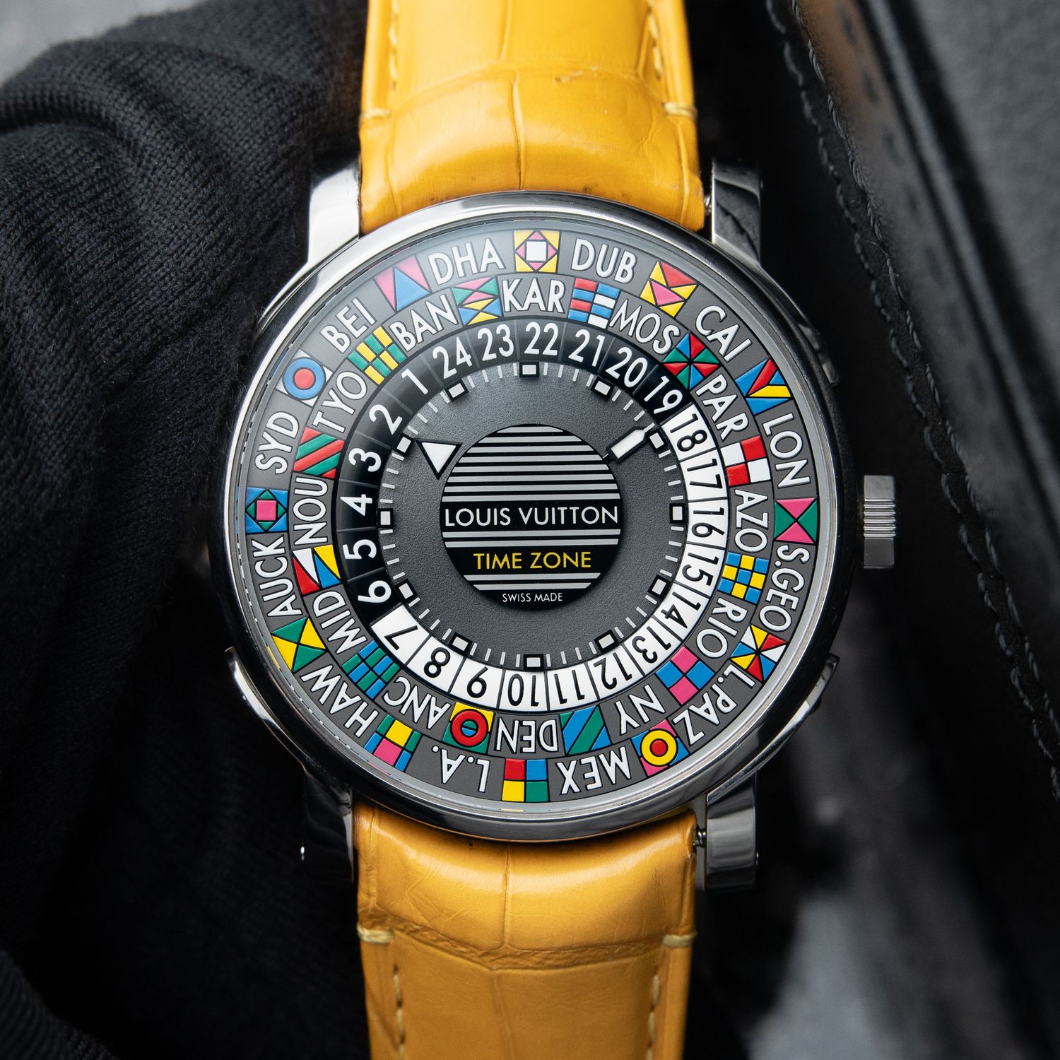 Louis Vuitton Escale Time Zone 39 World Time Steel Leather Automatic Grey