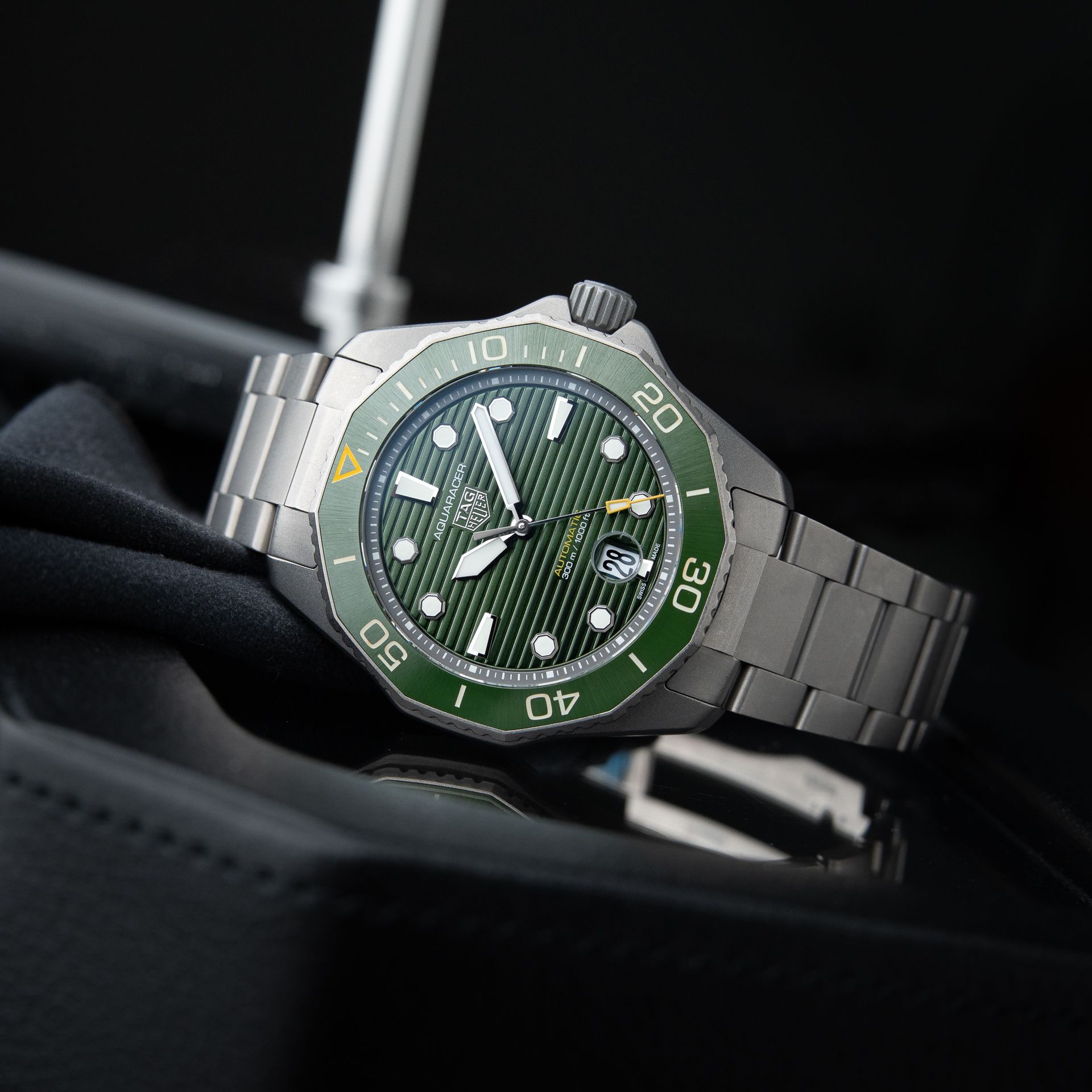 TAG Heuer Aquaracer Professional 300 Date Green Titanium Bracelet Diver 43